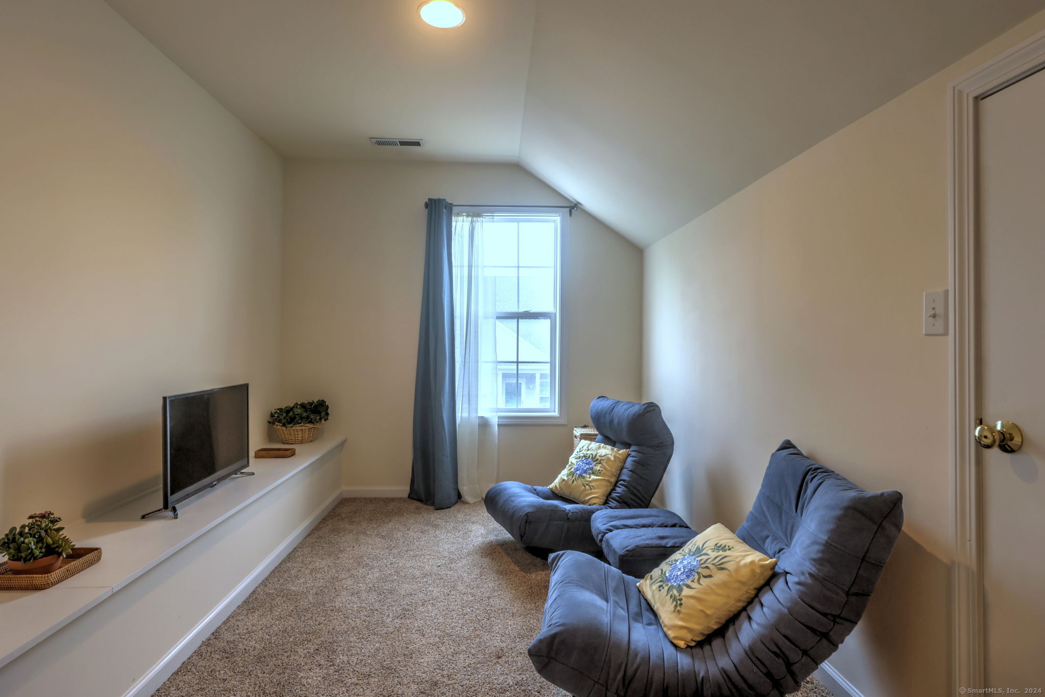 273 New Haven Avenue 8