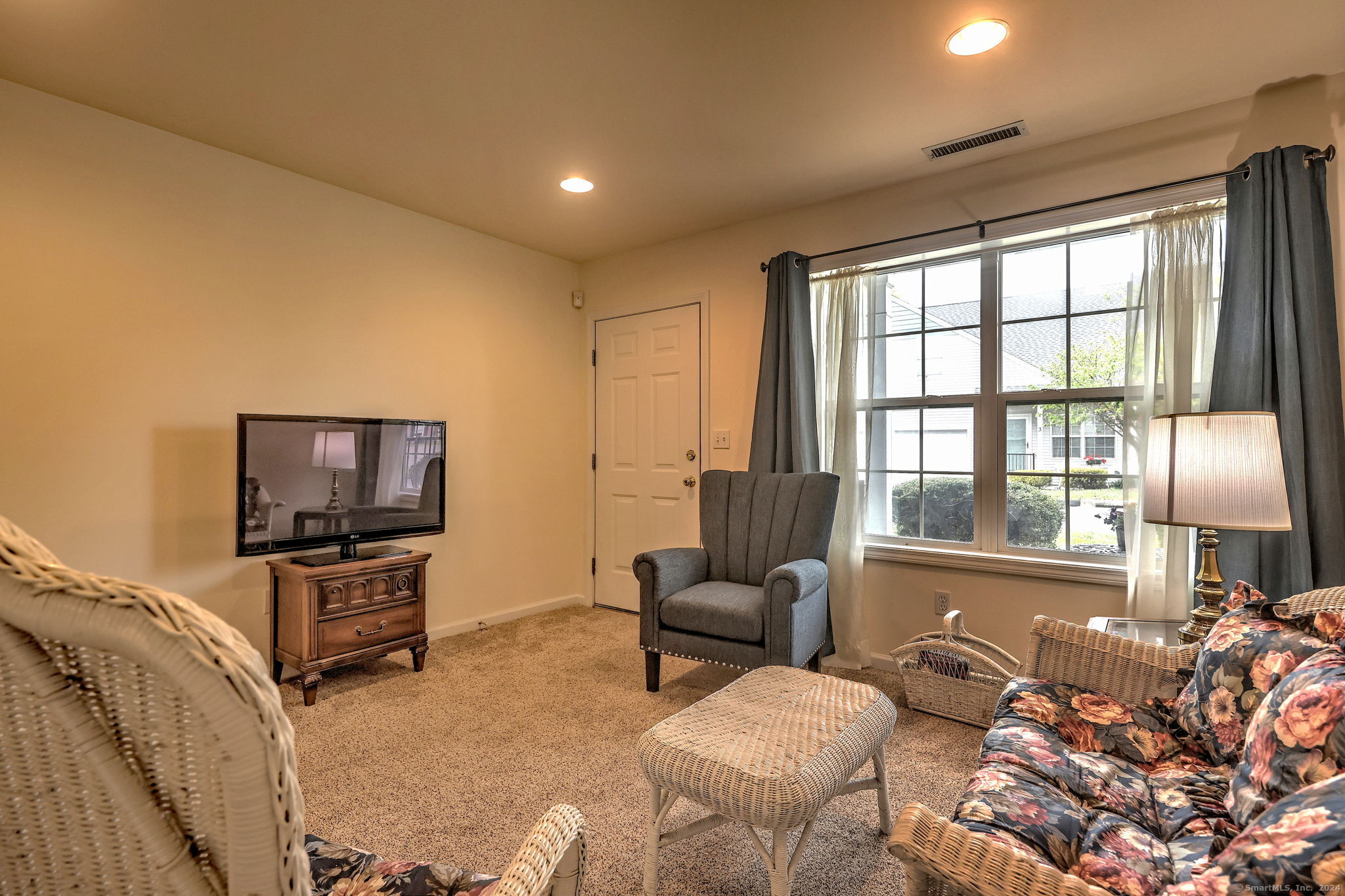 273 New Haven Avenue 8