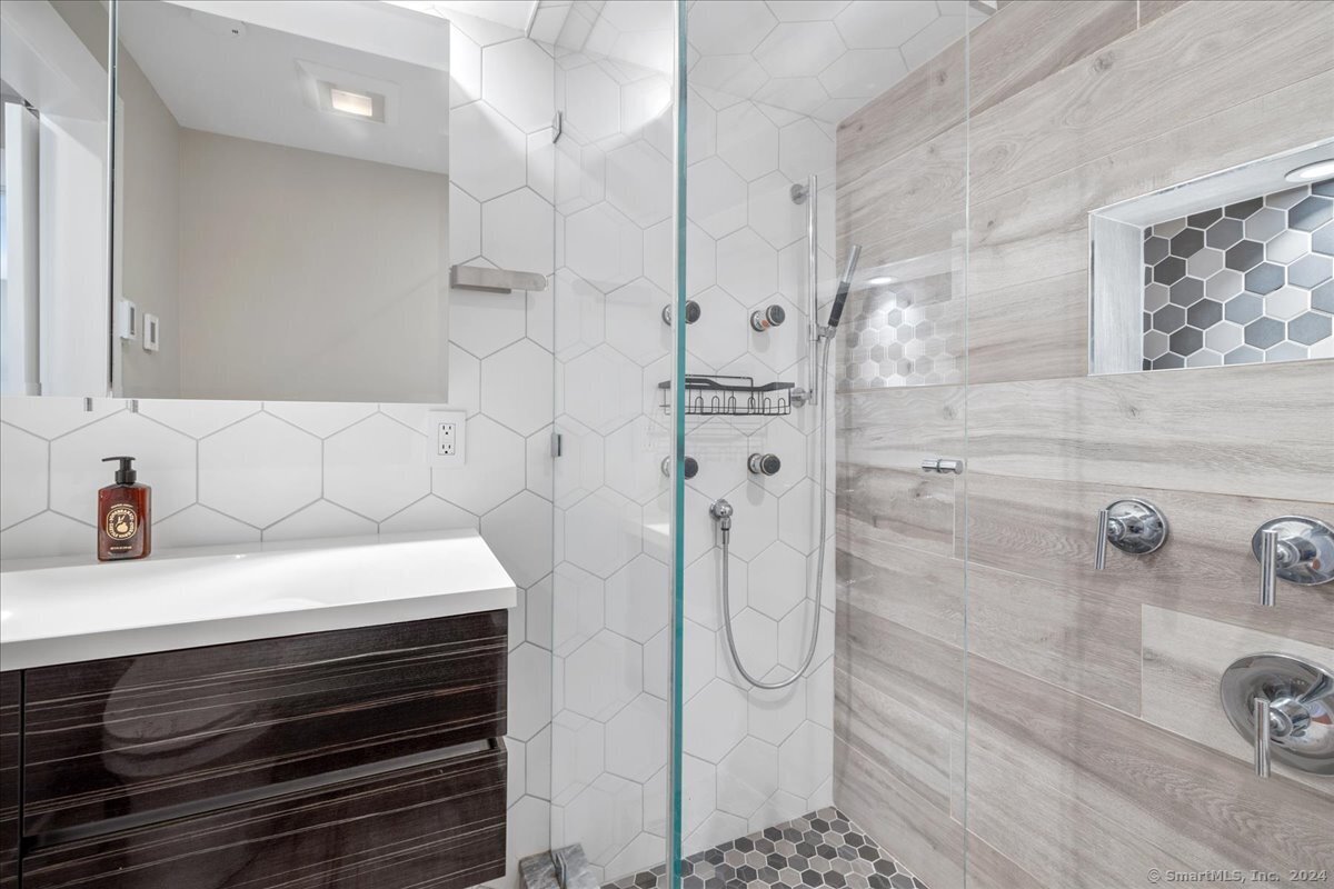 37 Woodway Road APT B2