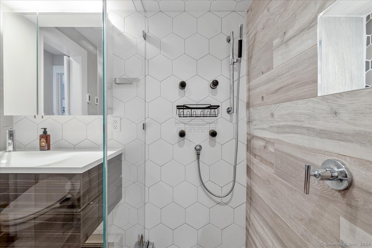37 Woodway Road APT B2