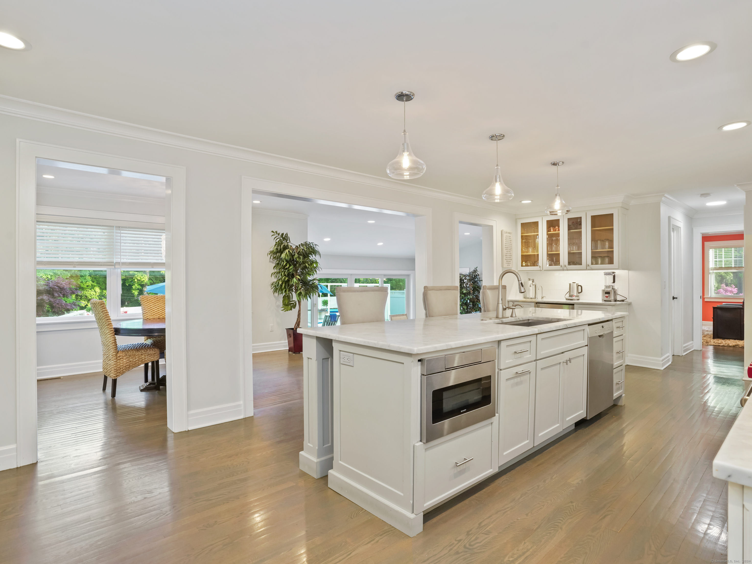 64 Long Lots Road