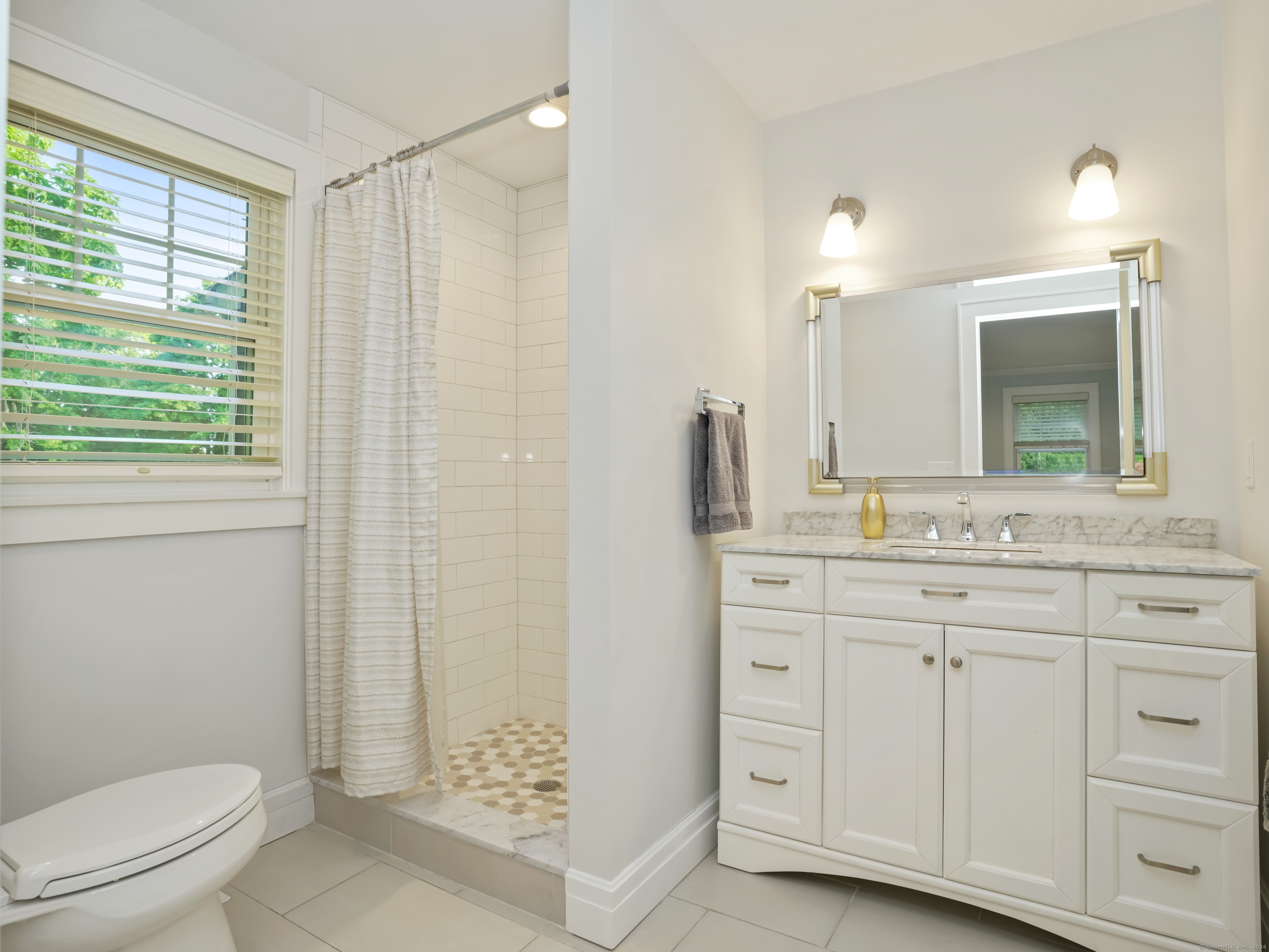 64 Long Lots Road