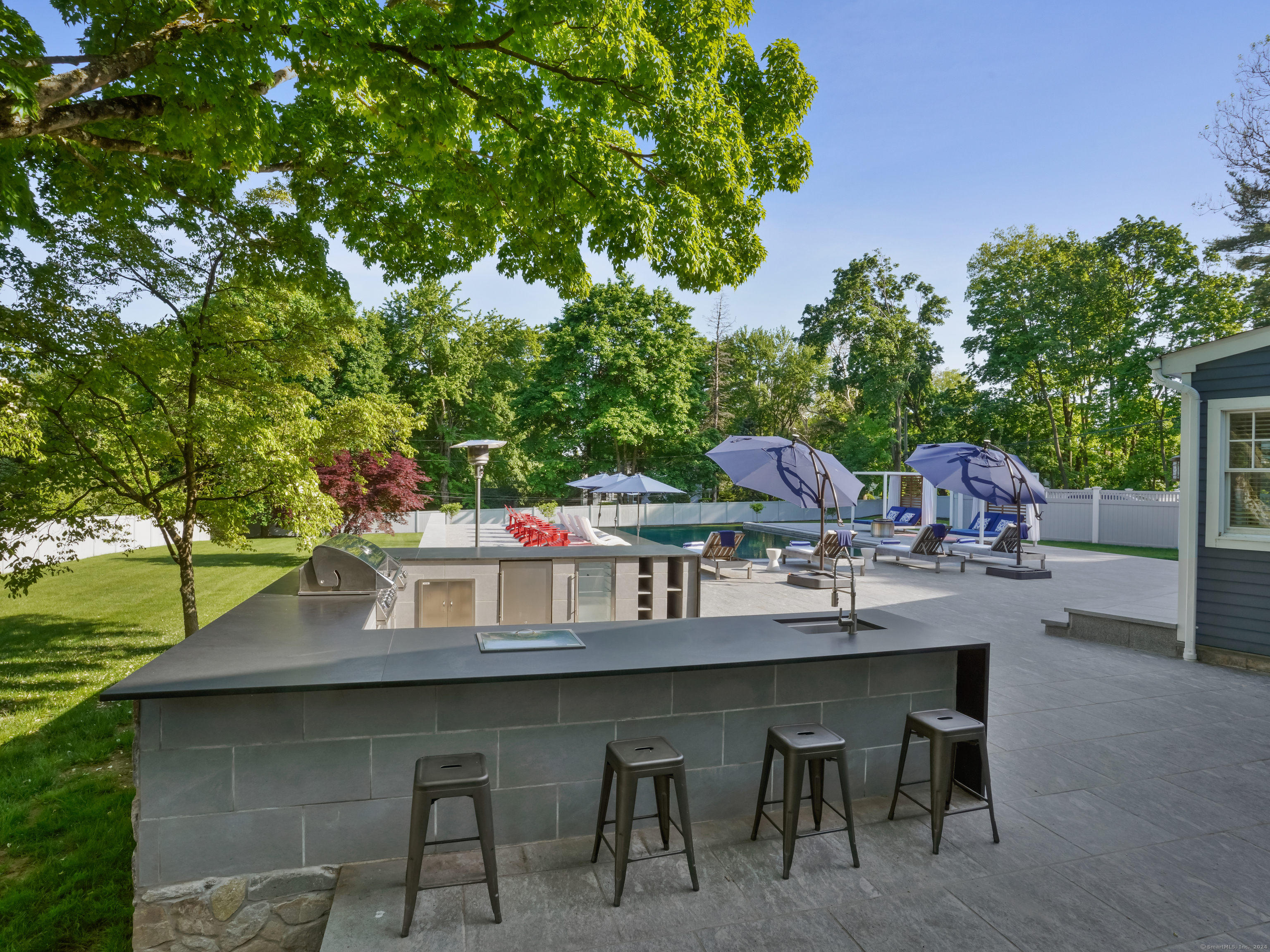 64 Long Lots Road