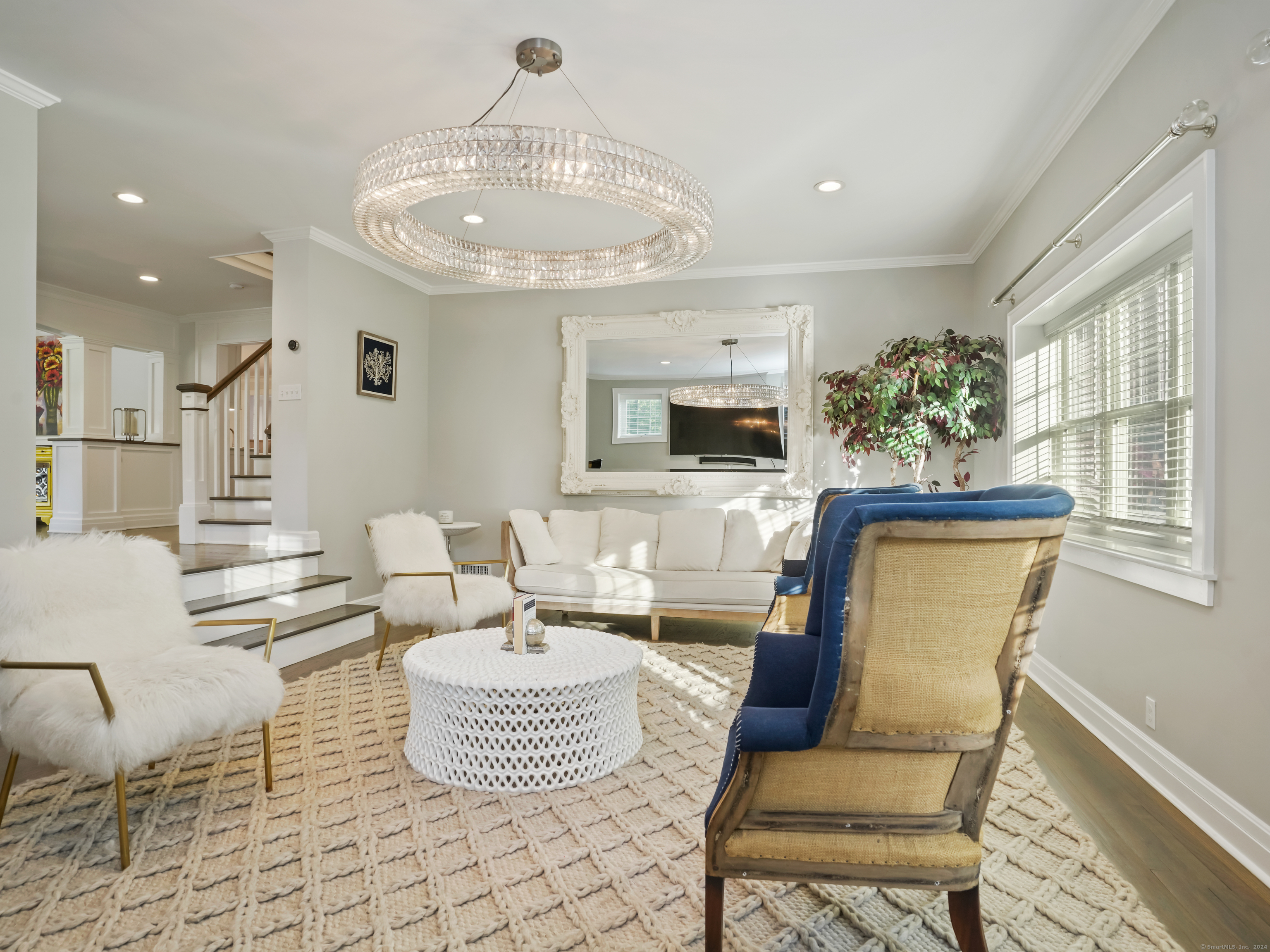 64 Long Lots Road