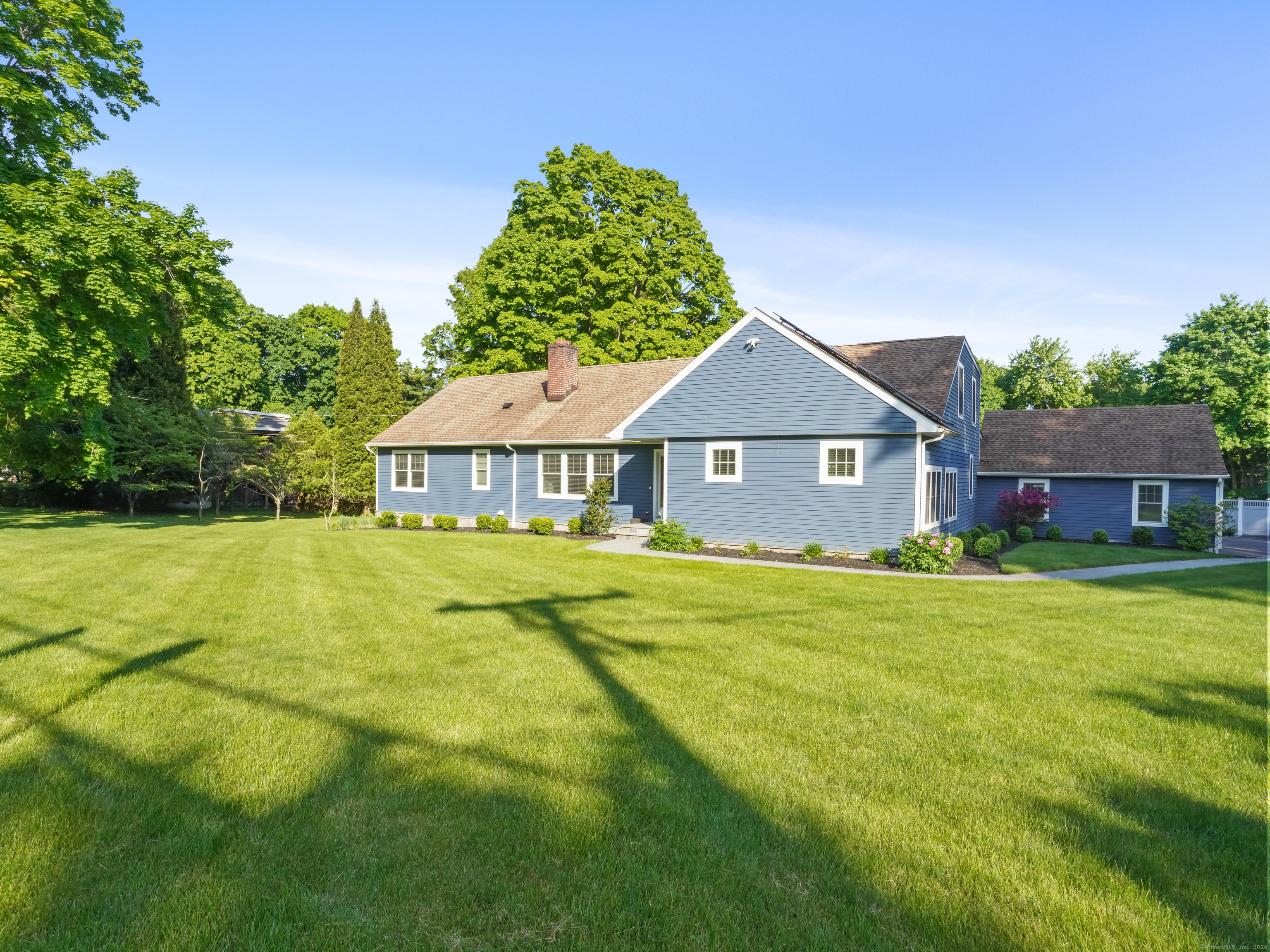 64 Long Lots Road