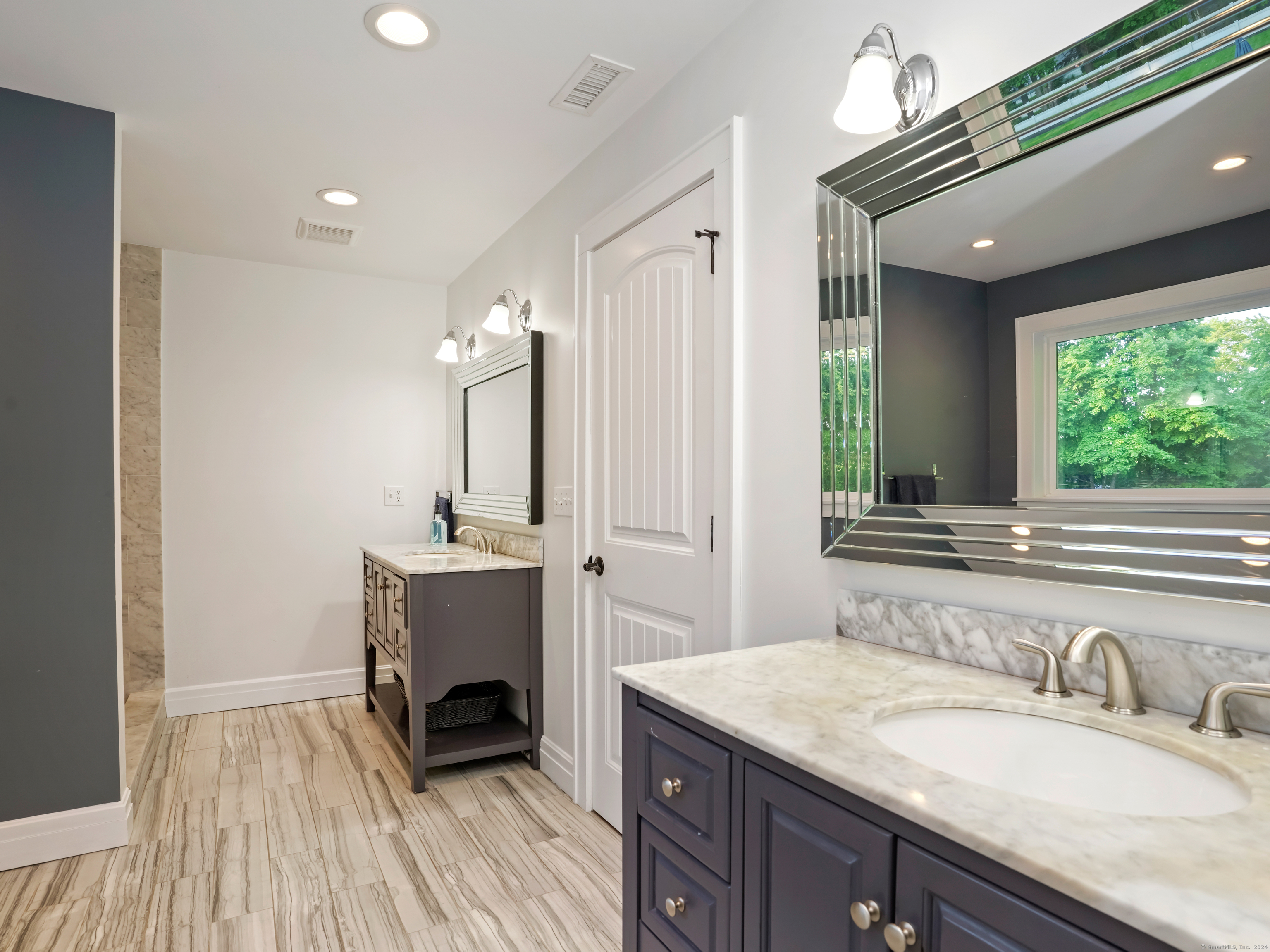 64 Long Lots Road
