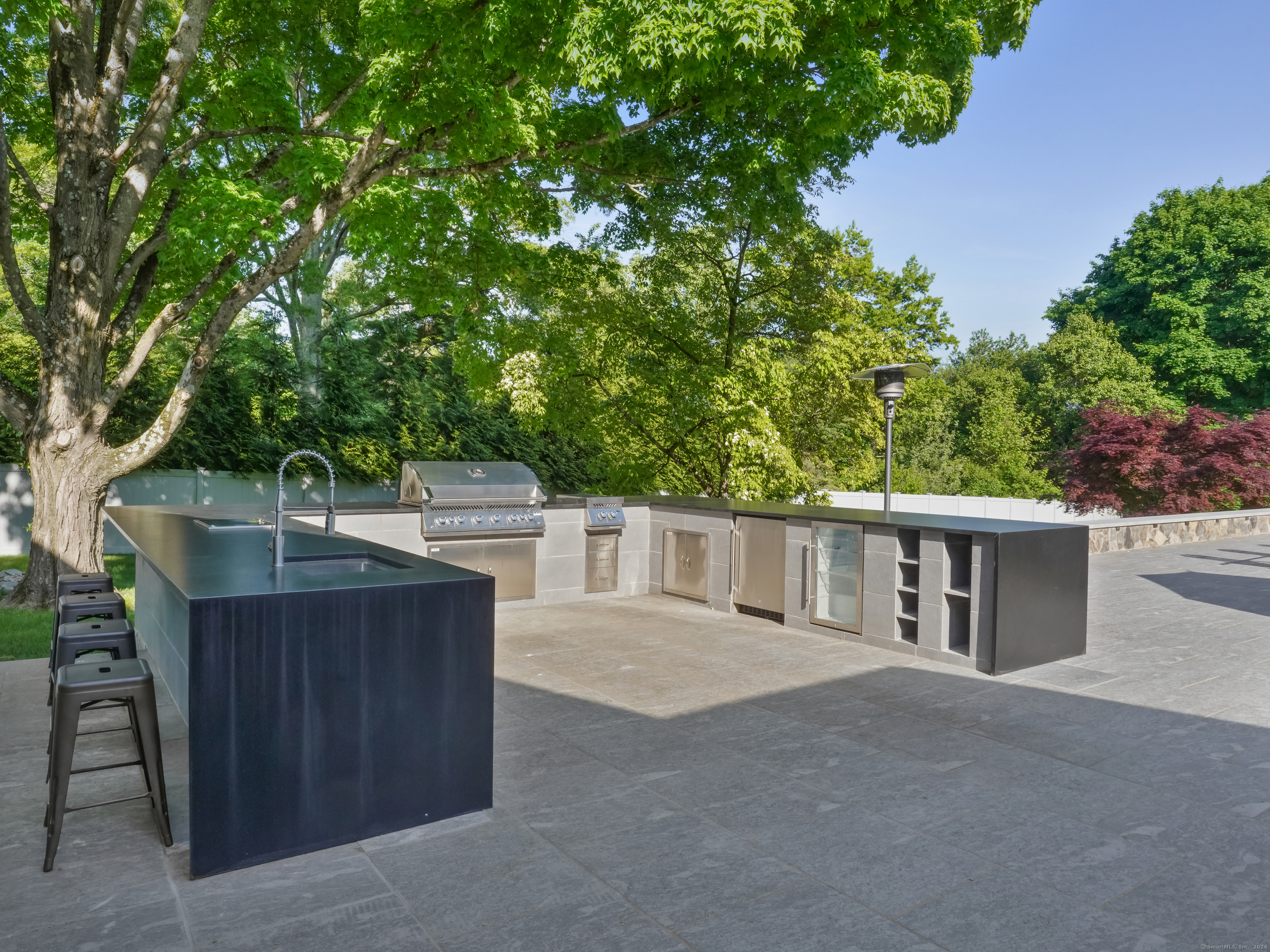 64 Long Lots Road