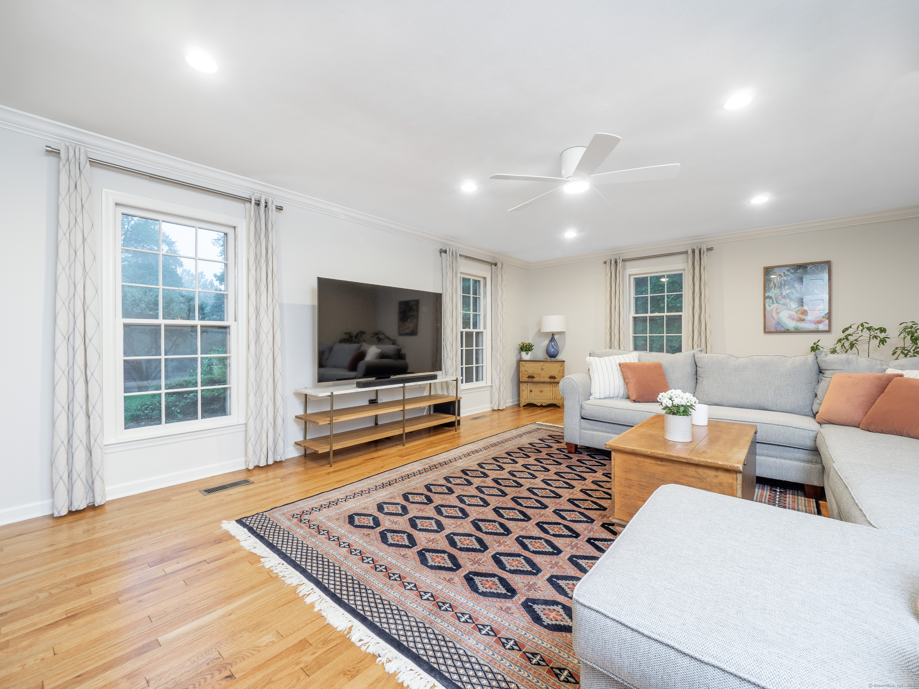 7 Hillcrest Place