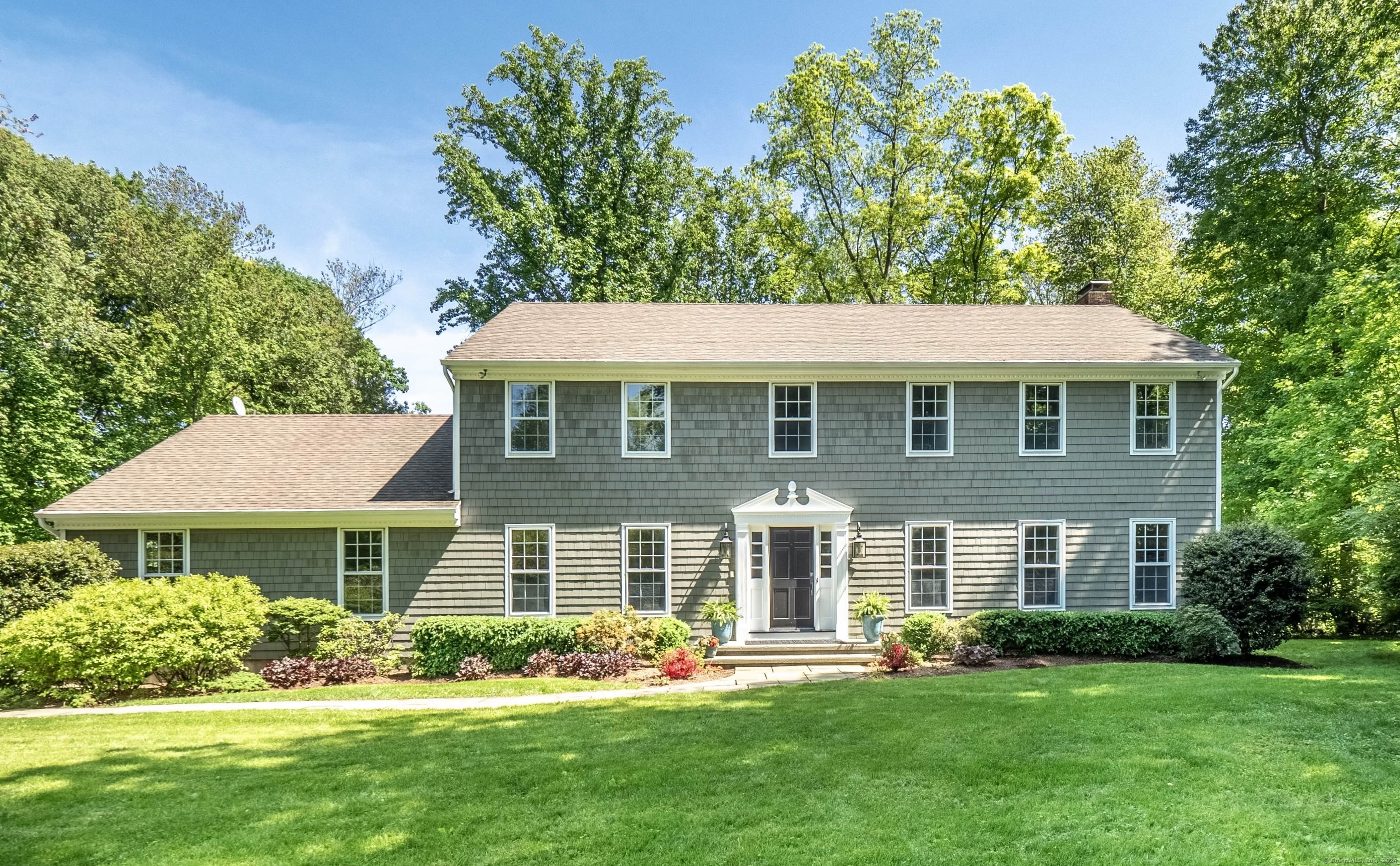 7 Hillcrest Place