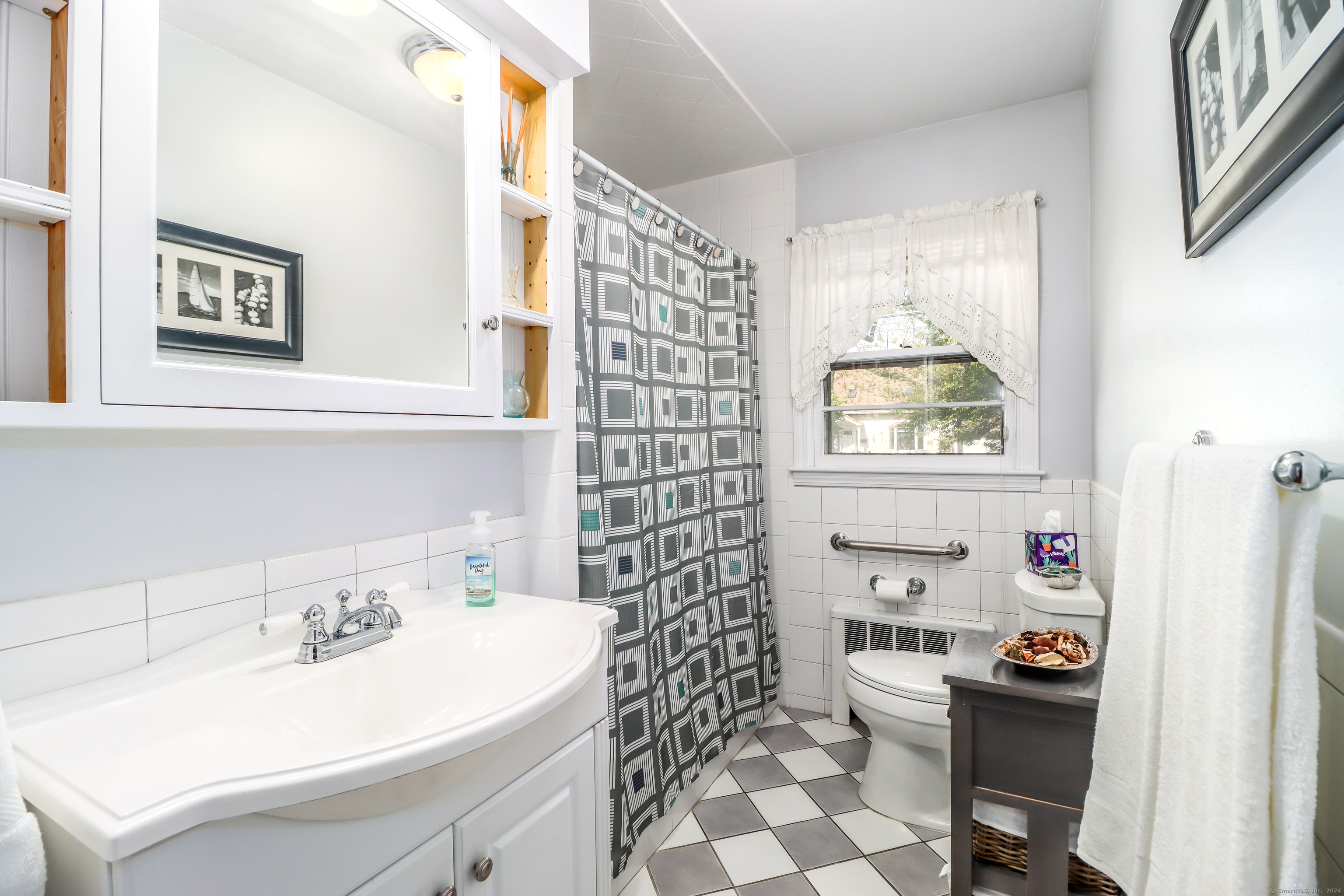 142 Soundview Court