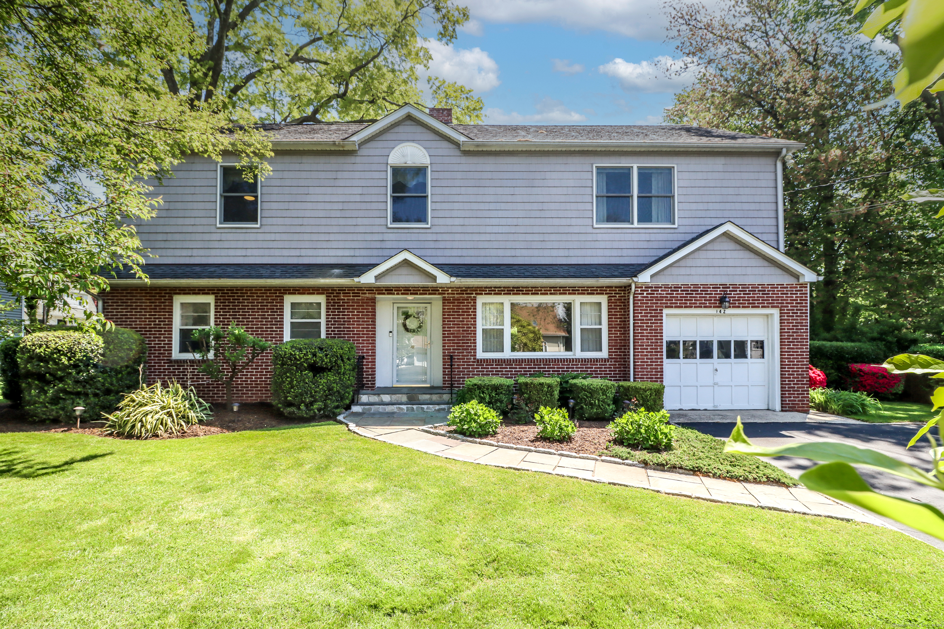 142 Soundview Court