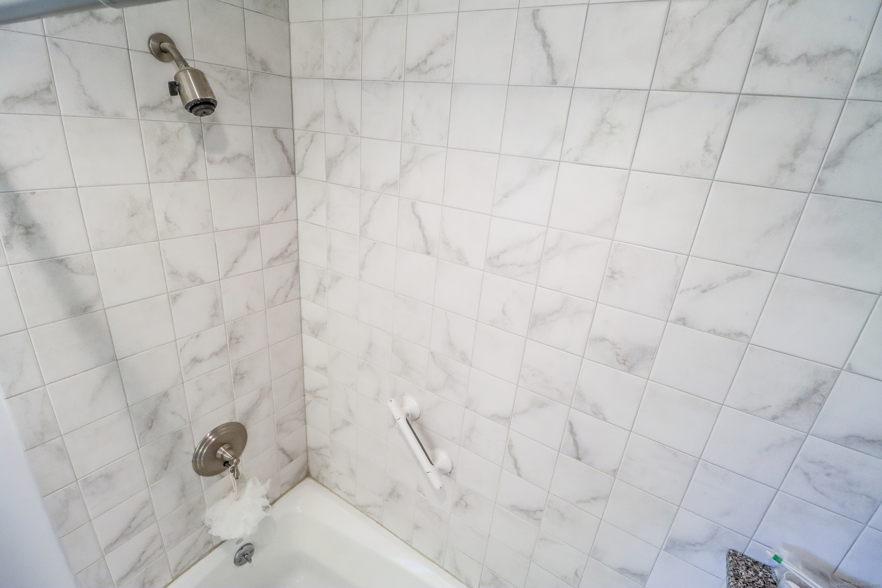 142 Soundview Court