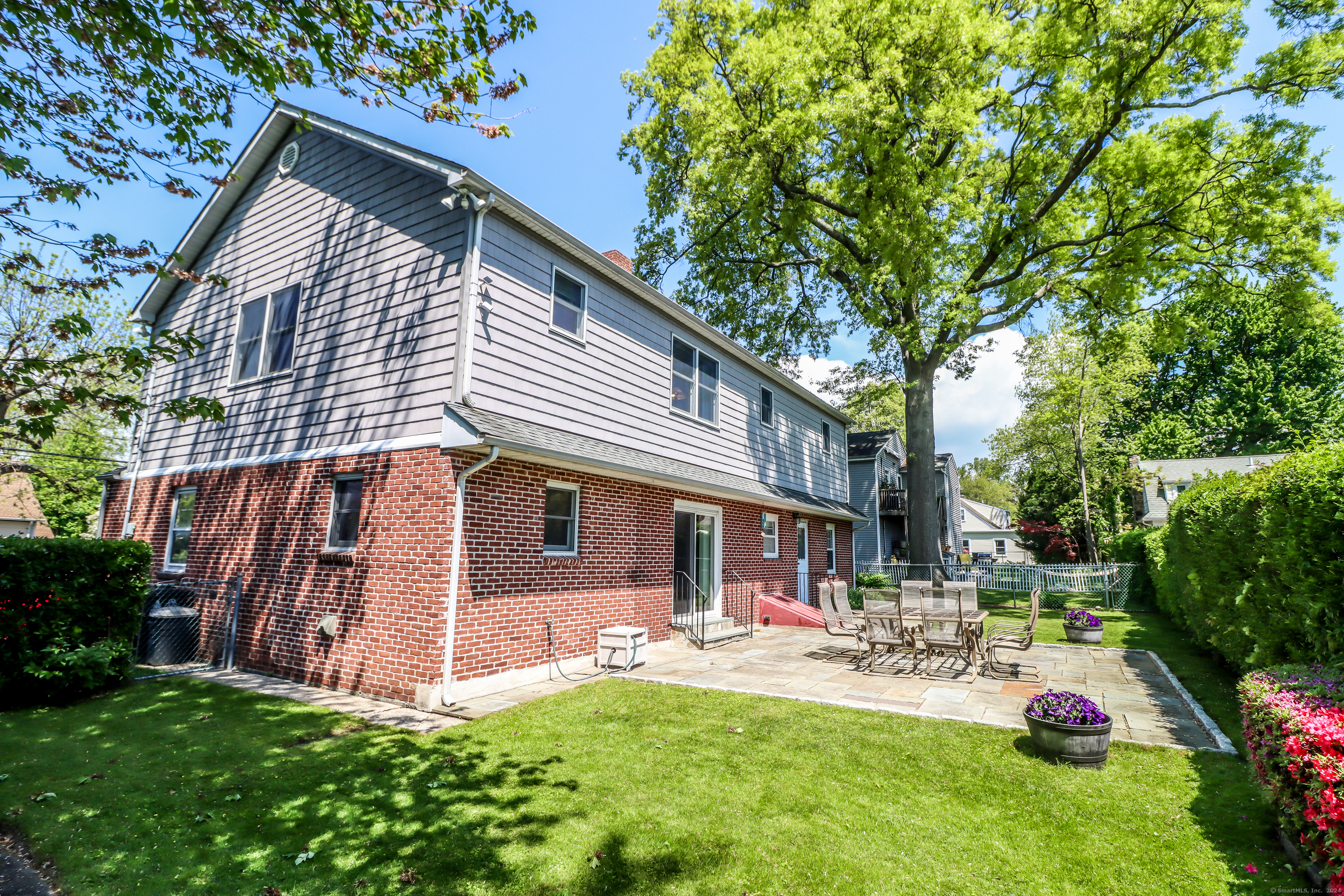 142 Soundview Court