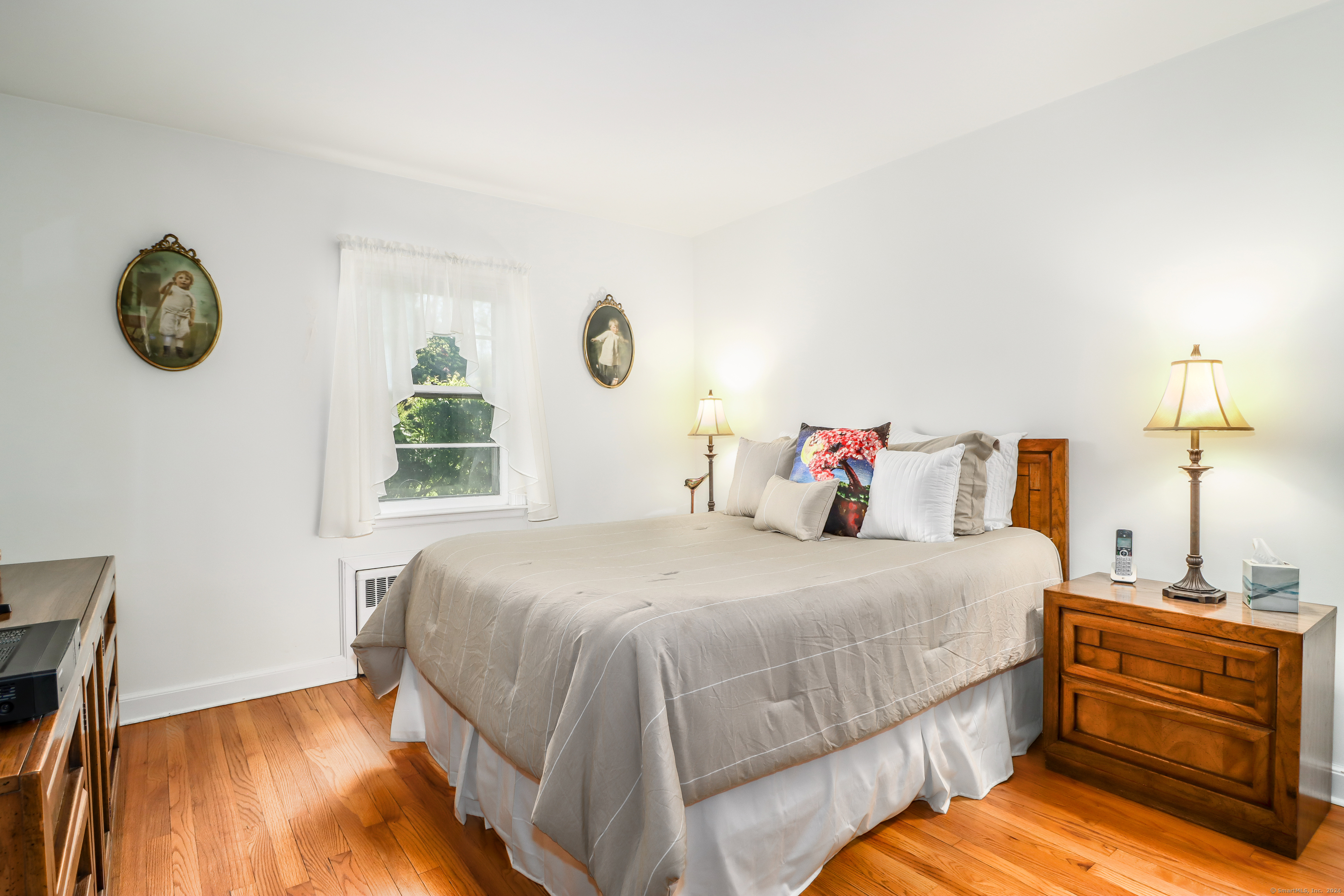 142 Soundview Court