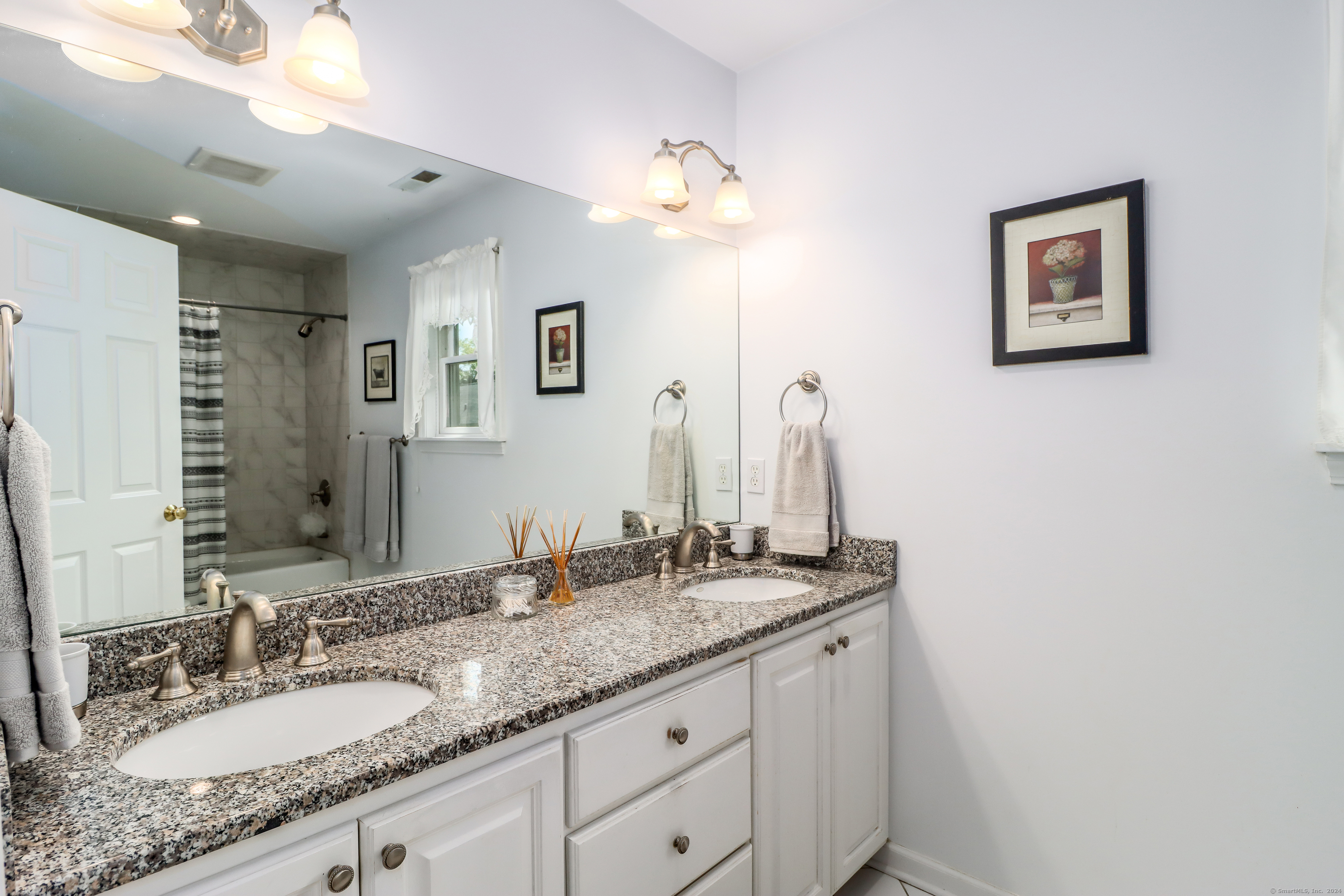 142 Soundview Court