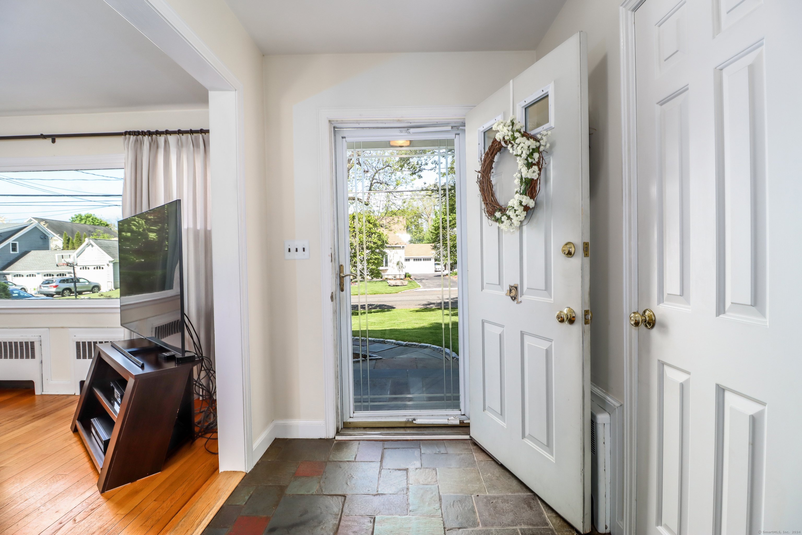 142 Soundview Court