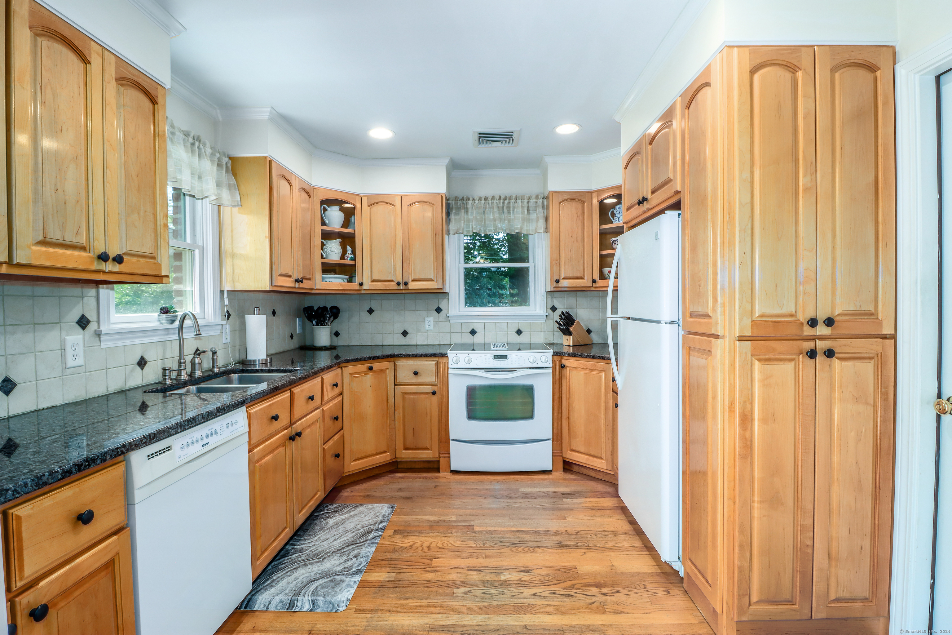 142 Soundview Court