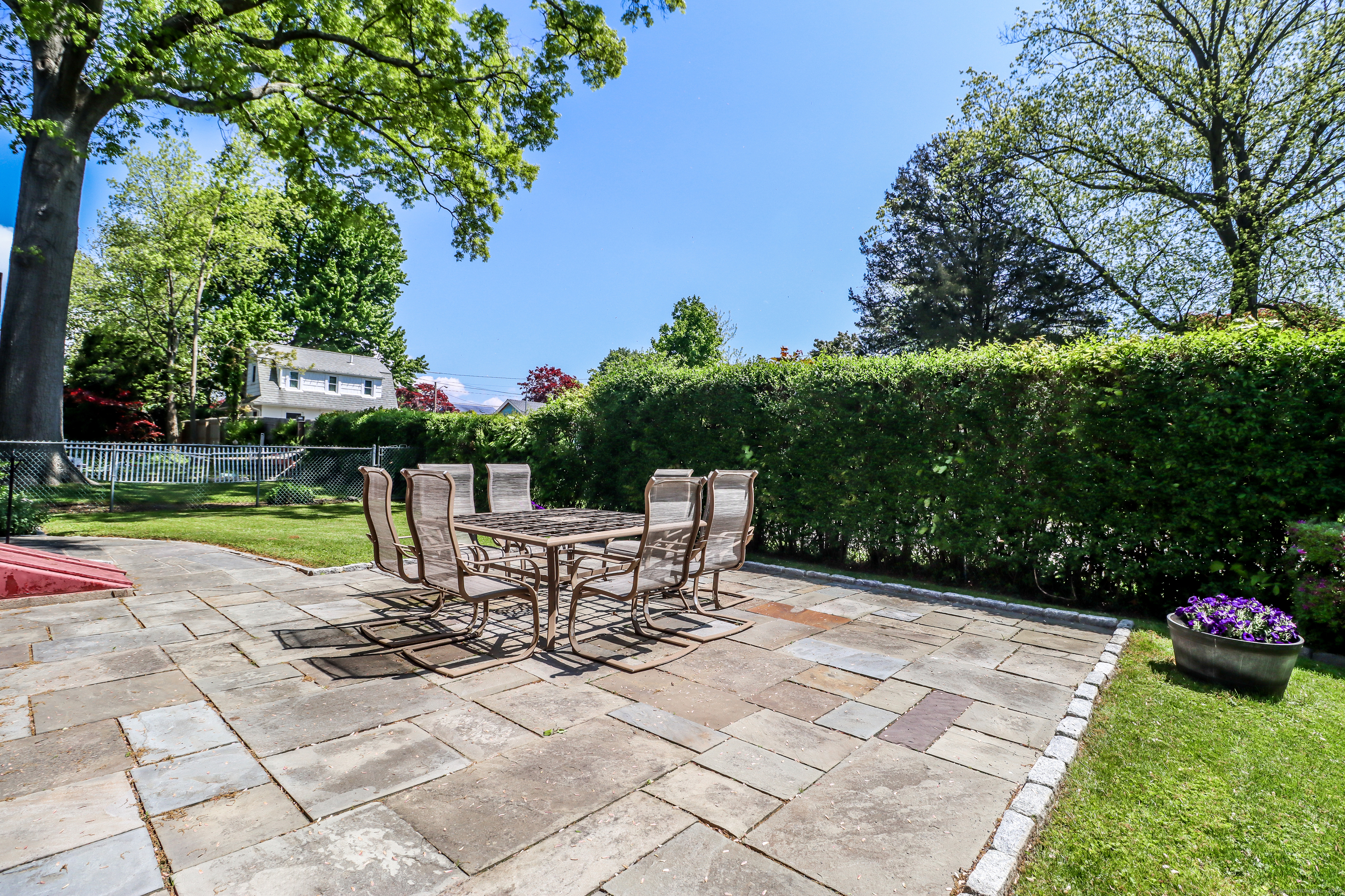 142 Soundview Court