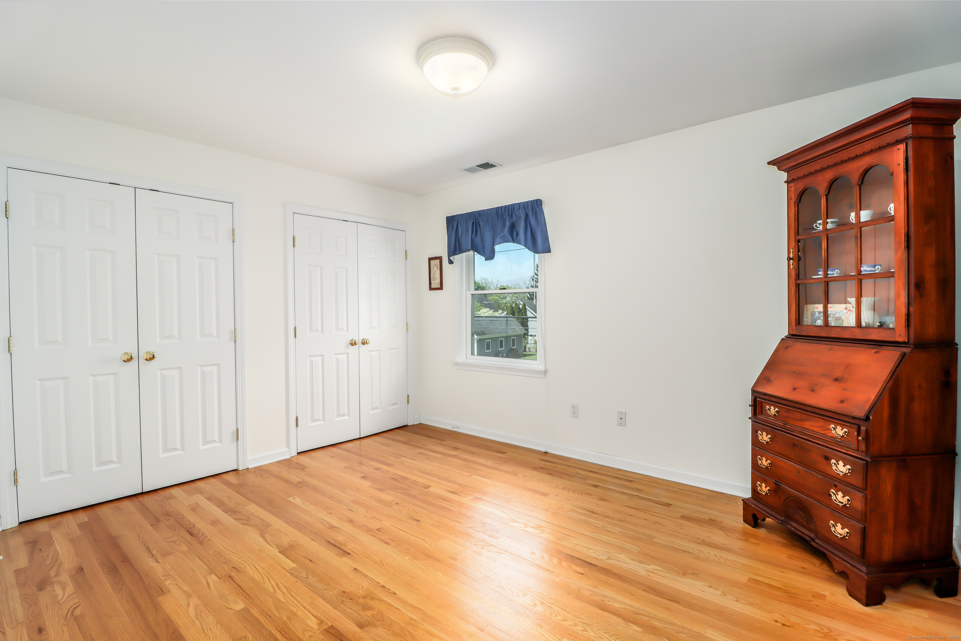142 Soundview Court