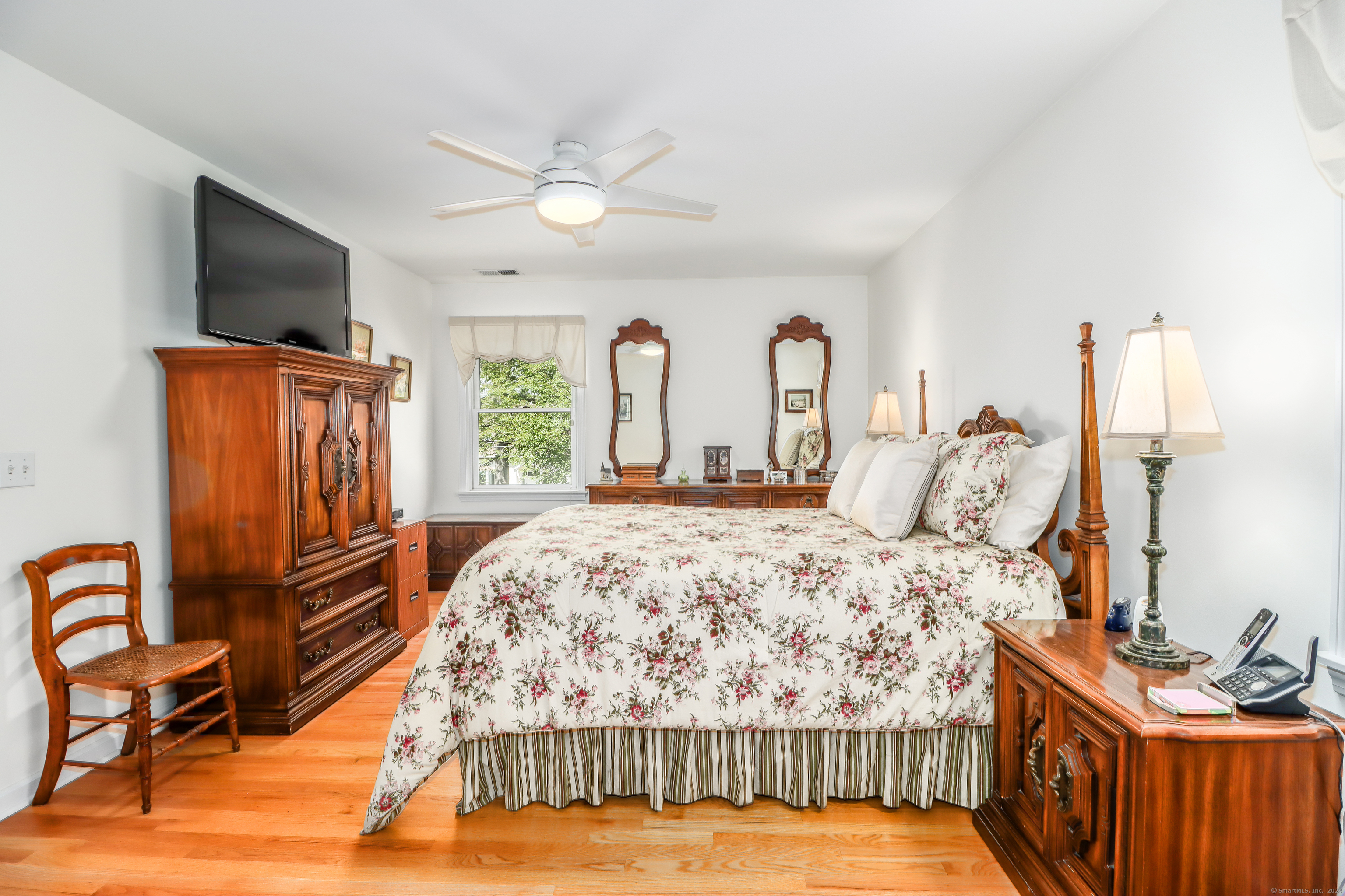 142 Soundview Court