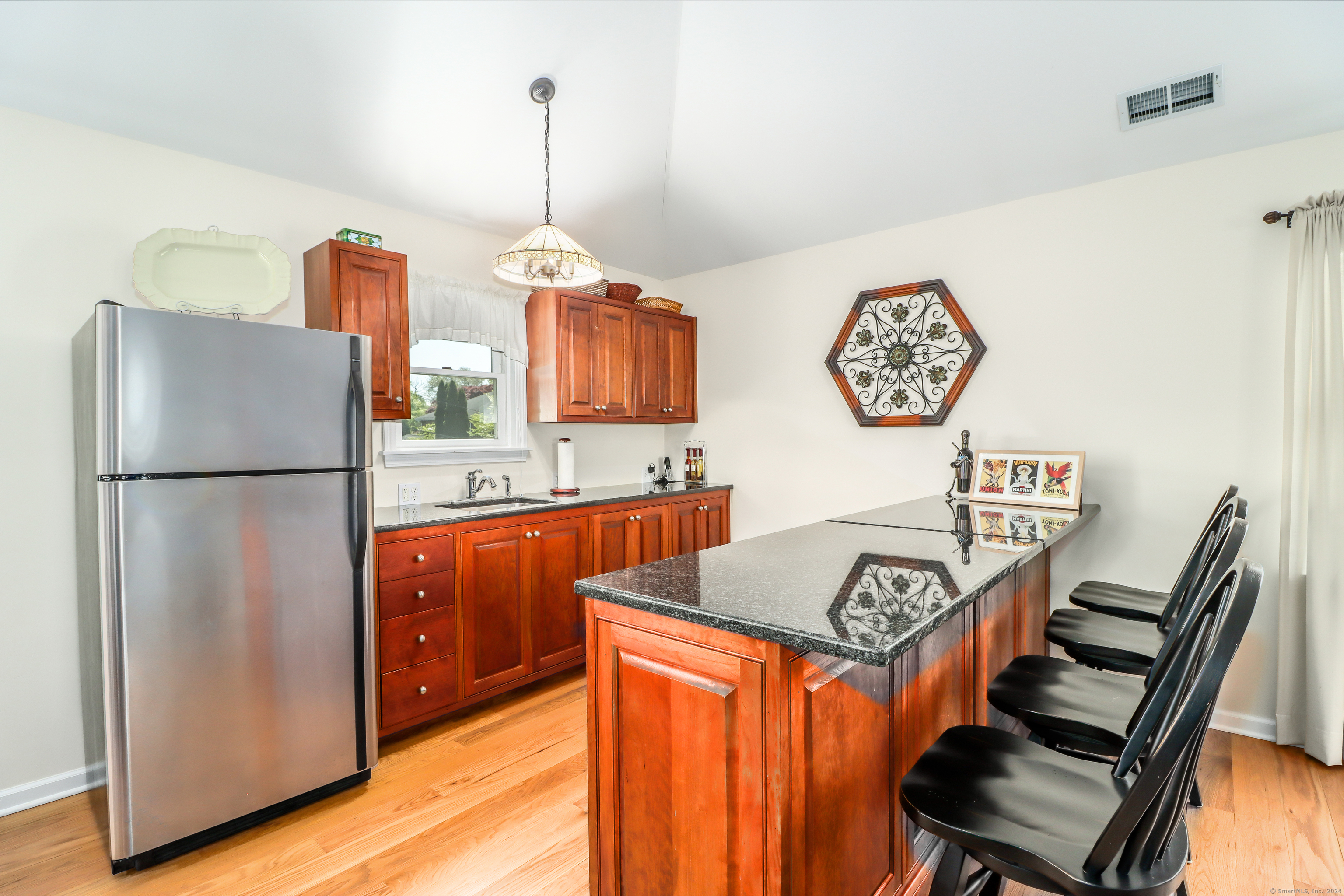 142 Soundview Court