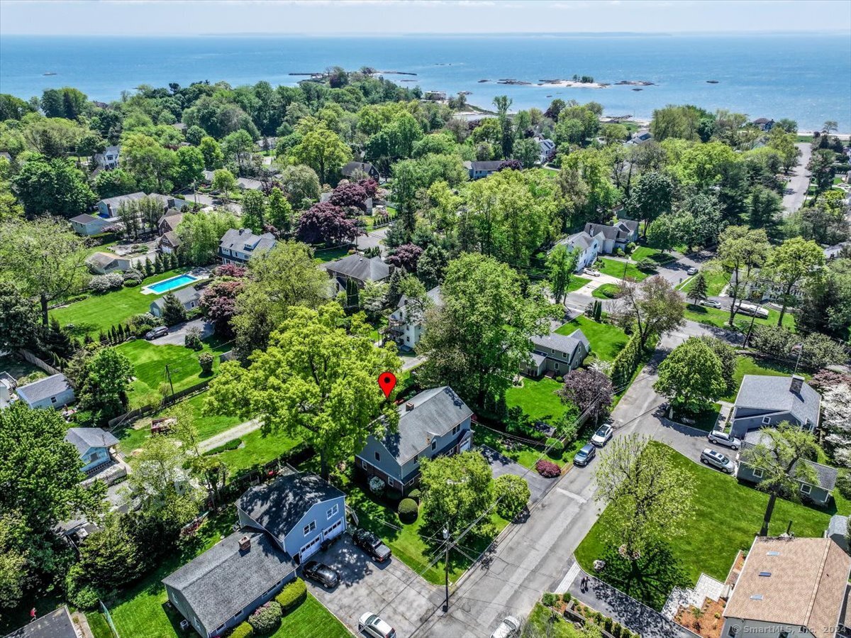 142 Soundview Court