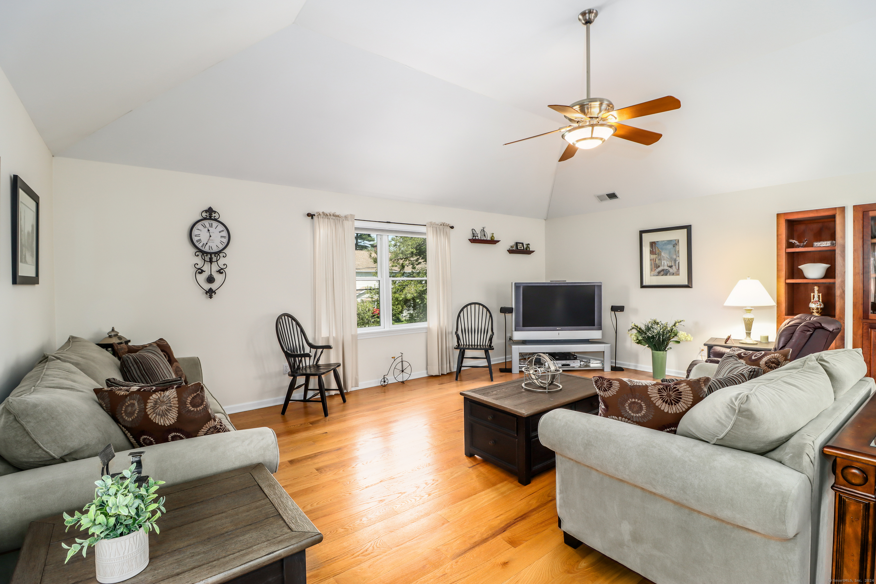142 Soundview Court
