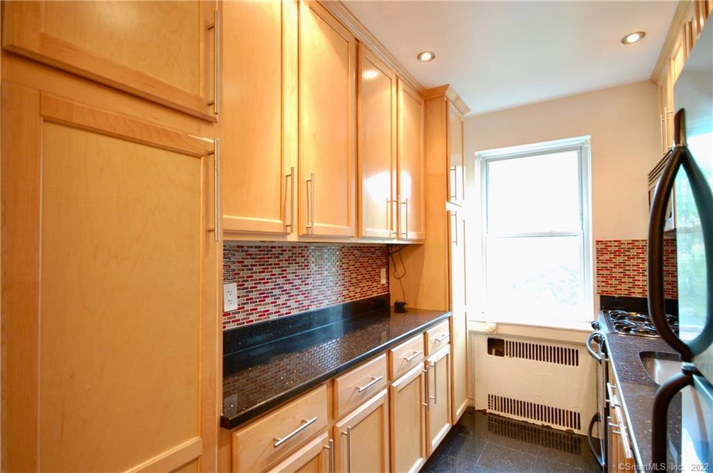 70 Strawberry Hill Avenue 5-1B