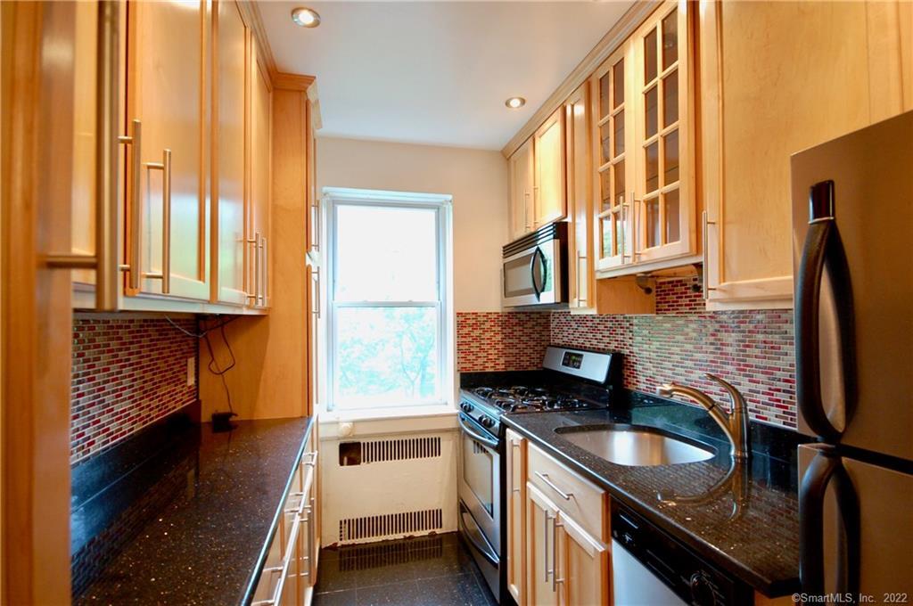 70 Strawberry Hill Avenue 5-1B