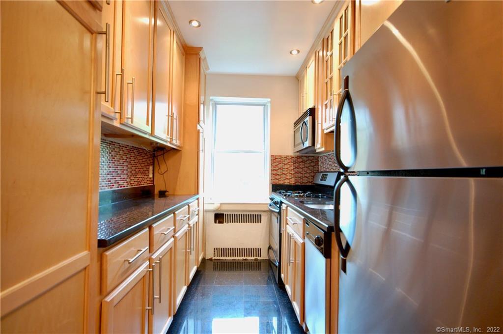 70 Strawberry Hill Avenue 5-1B