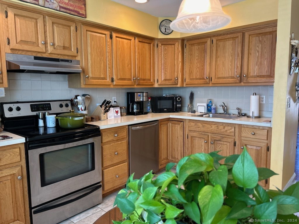 4 Deepwood Circle