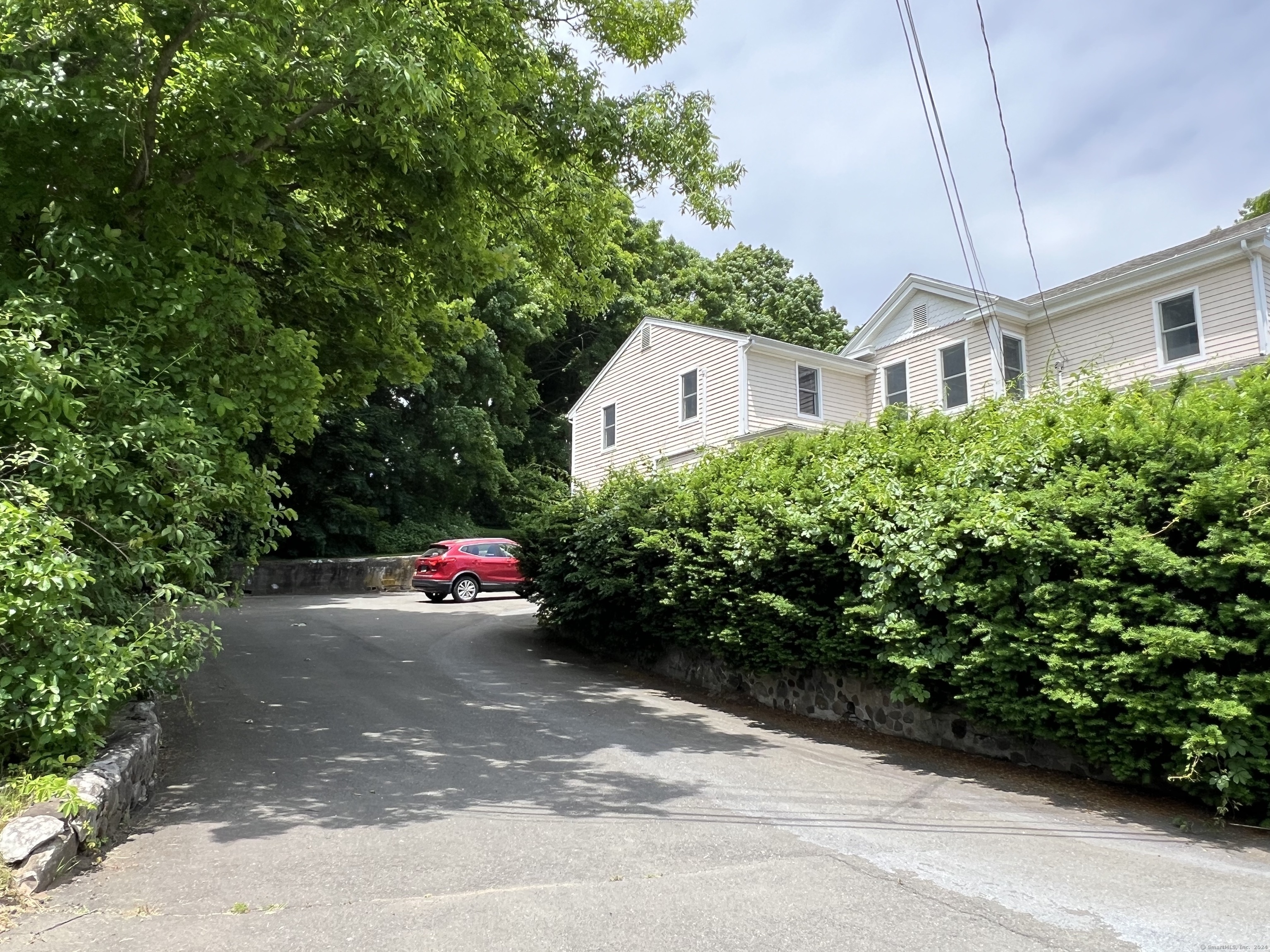 422 West River Road 2nd Floor