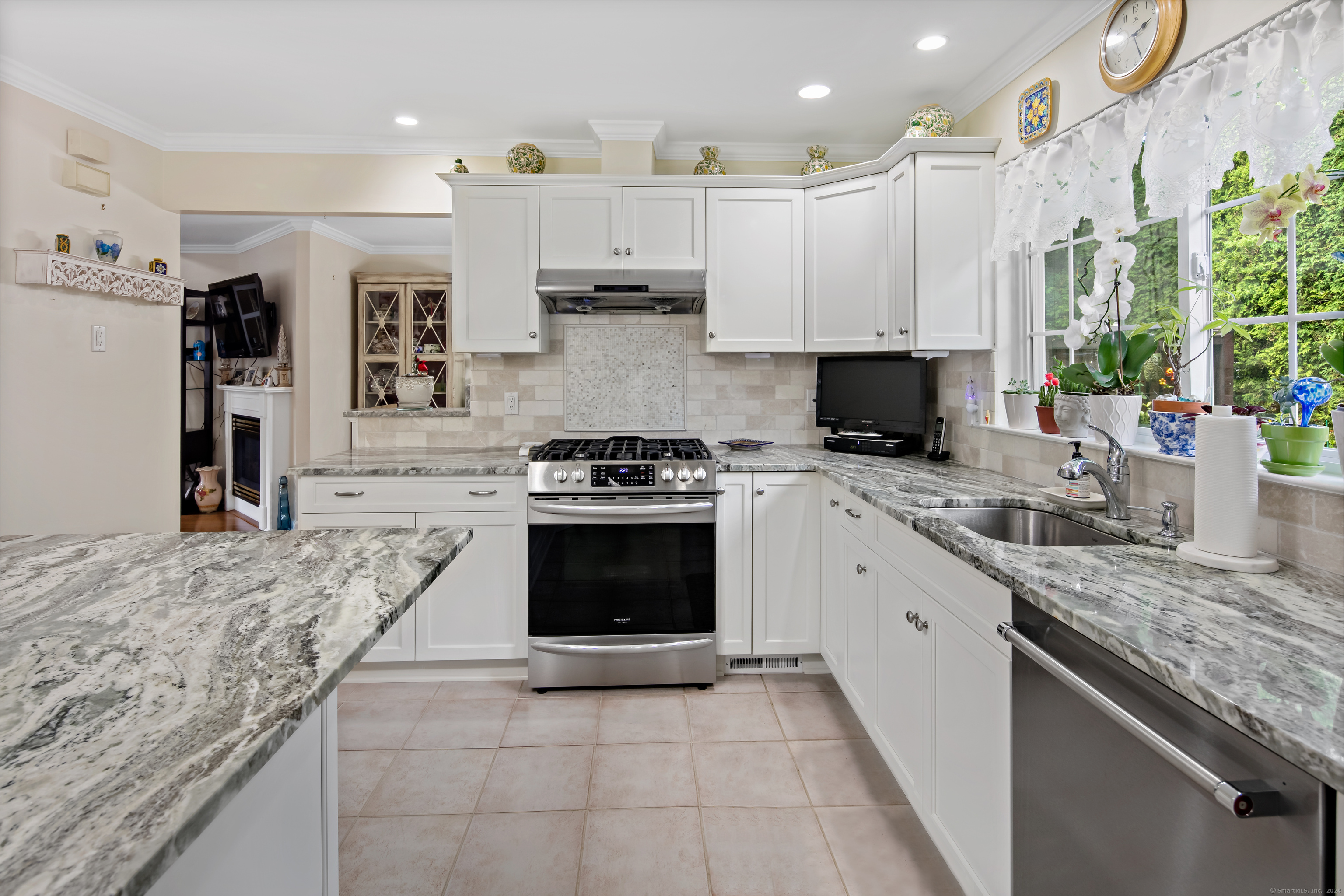 40 Oenoke Place APT 1