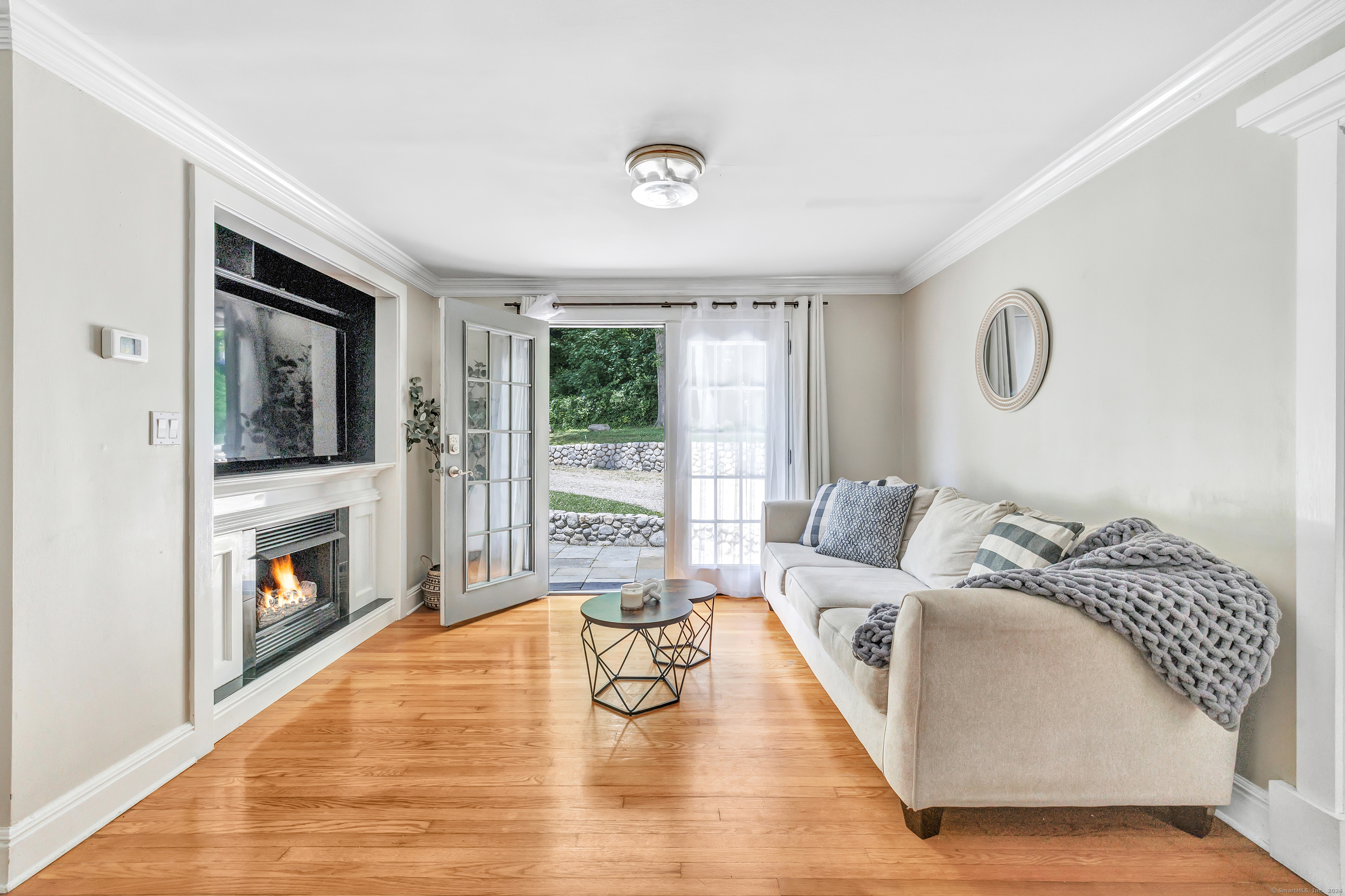 375 Edgefield Avenue