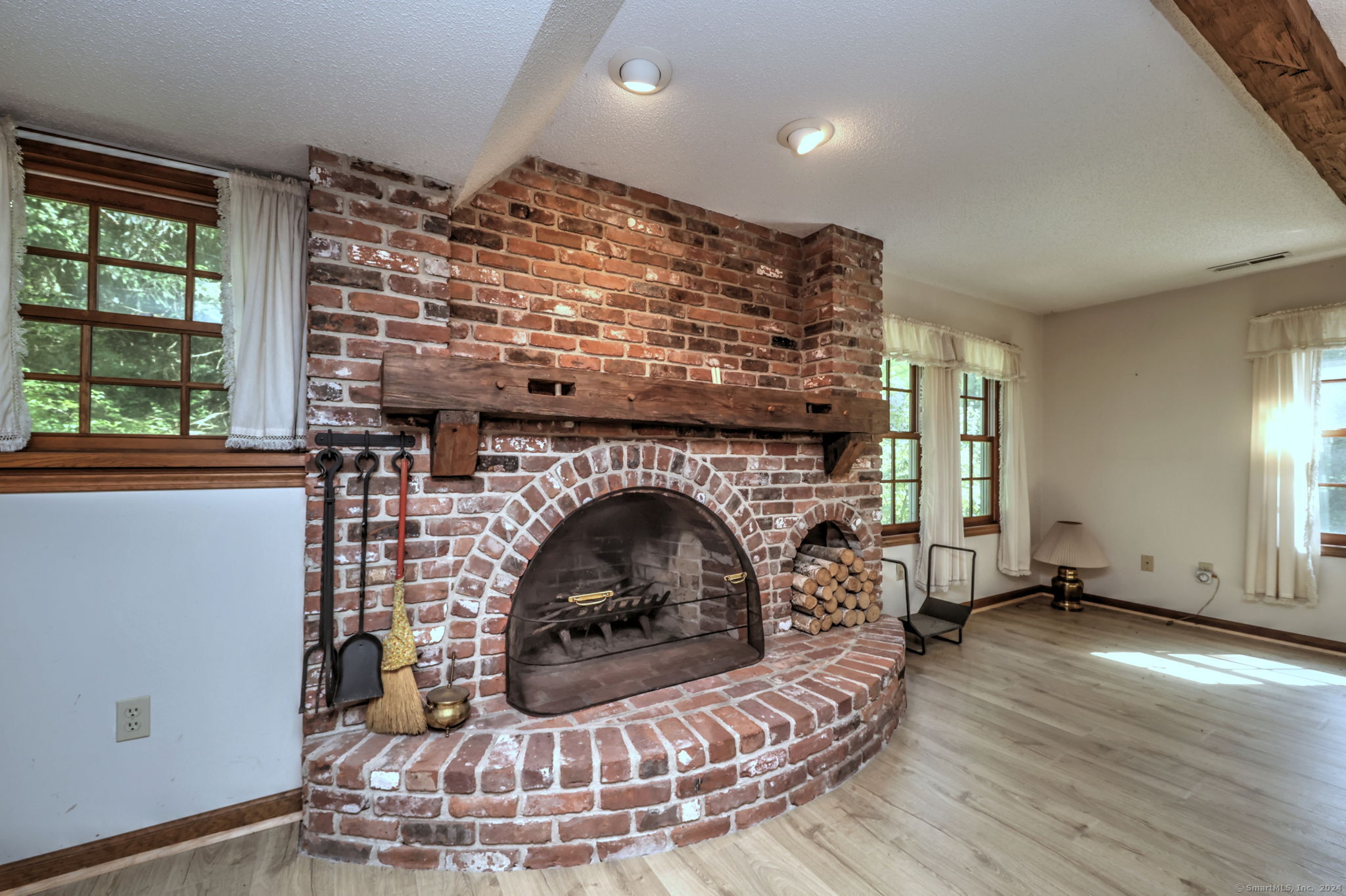 1144 Amity Road