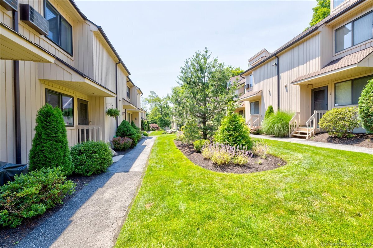 19 Woodway Road APT 28