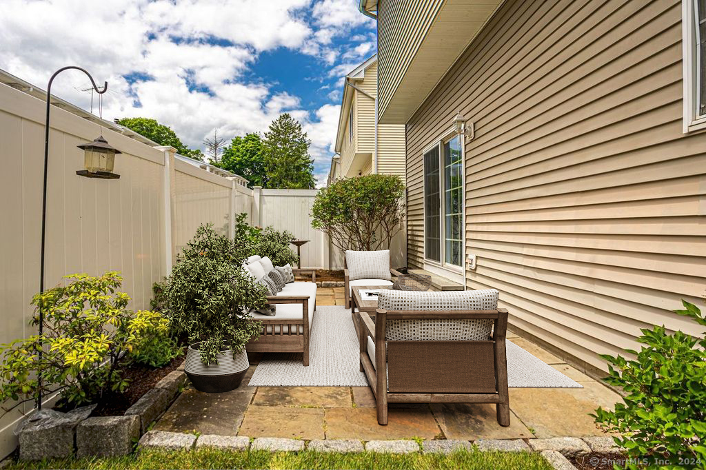 604 Hope Street APT 1