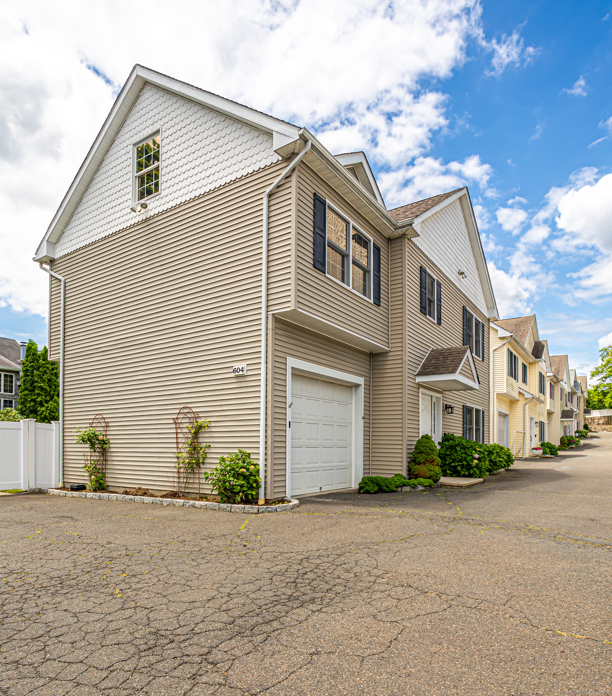 604 Hope Street APT 1