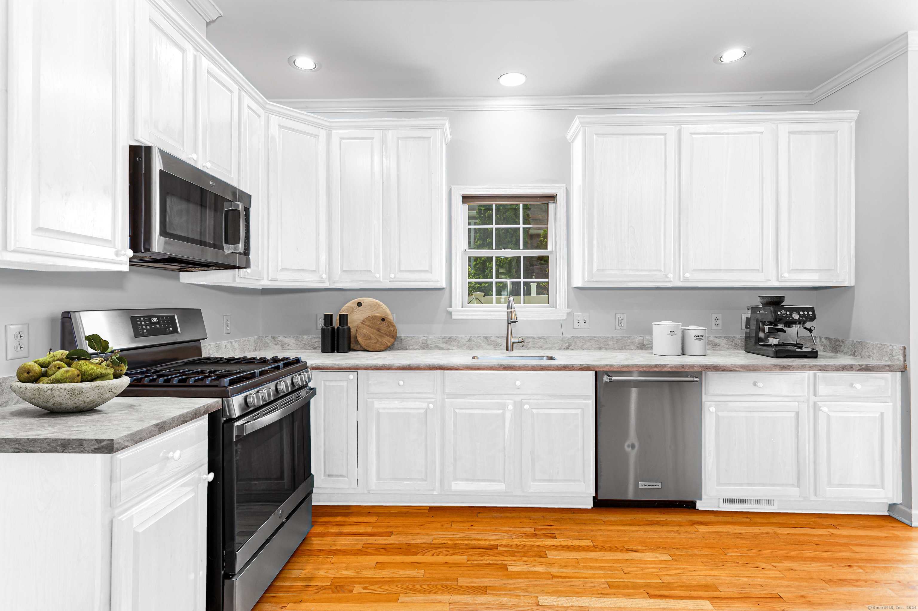 604 Hope Street APT 1
