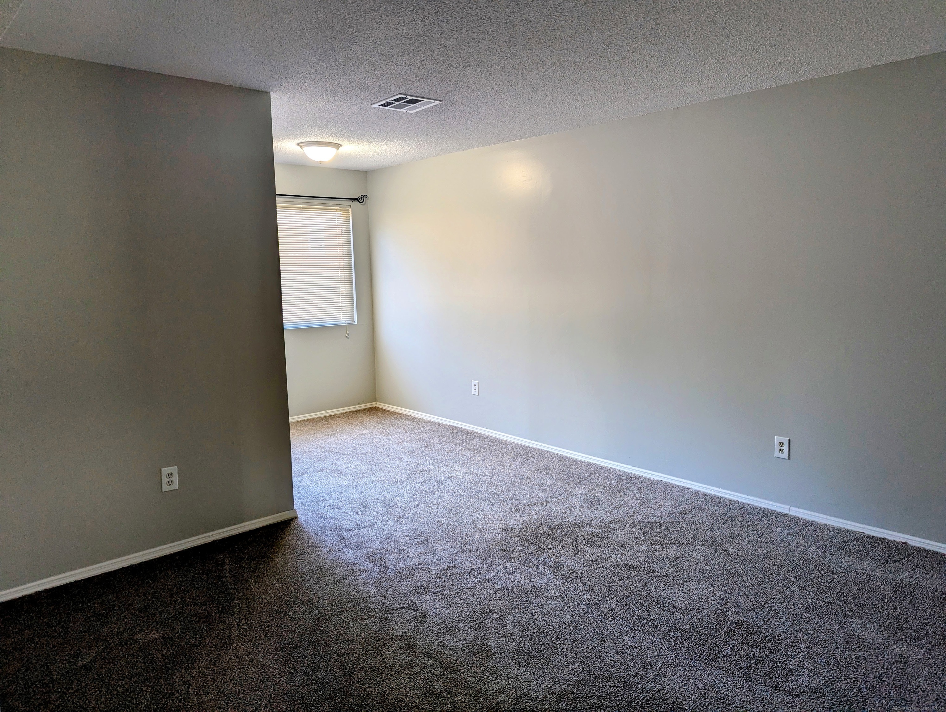 392 Elm Street APT E1
