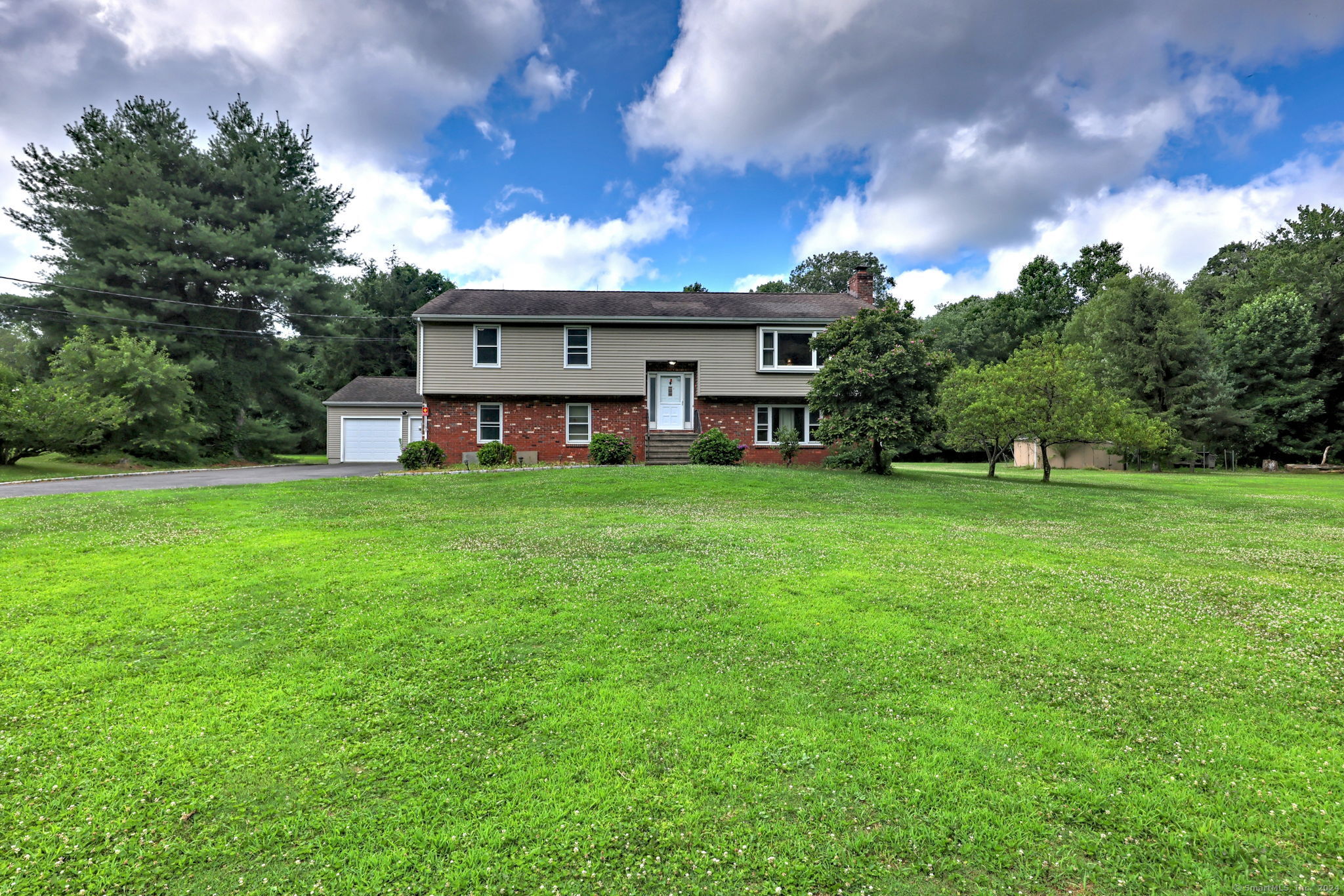 321 Mohegan Road