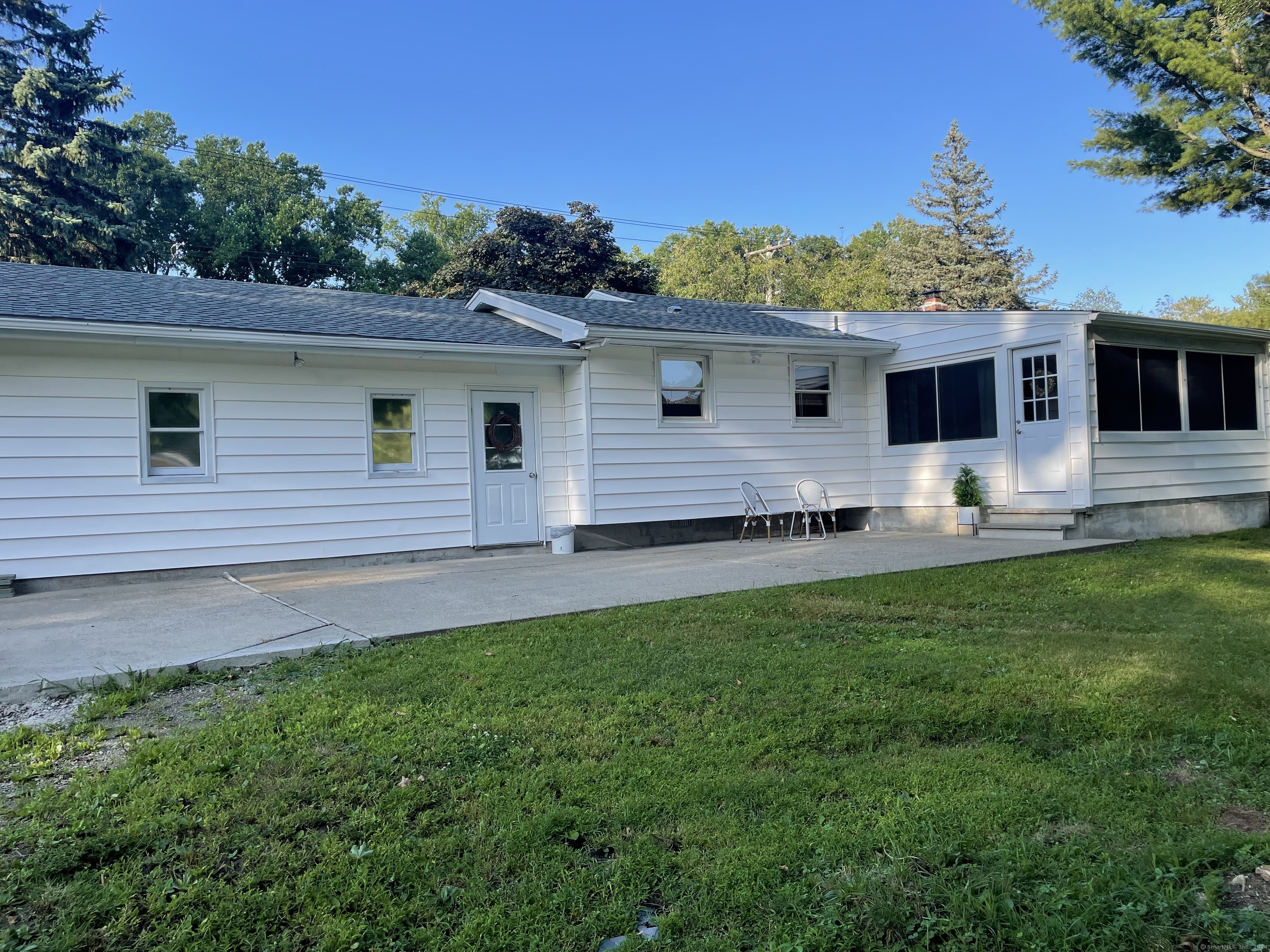 325 Pond Point Avenue