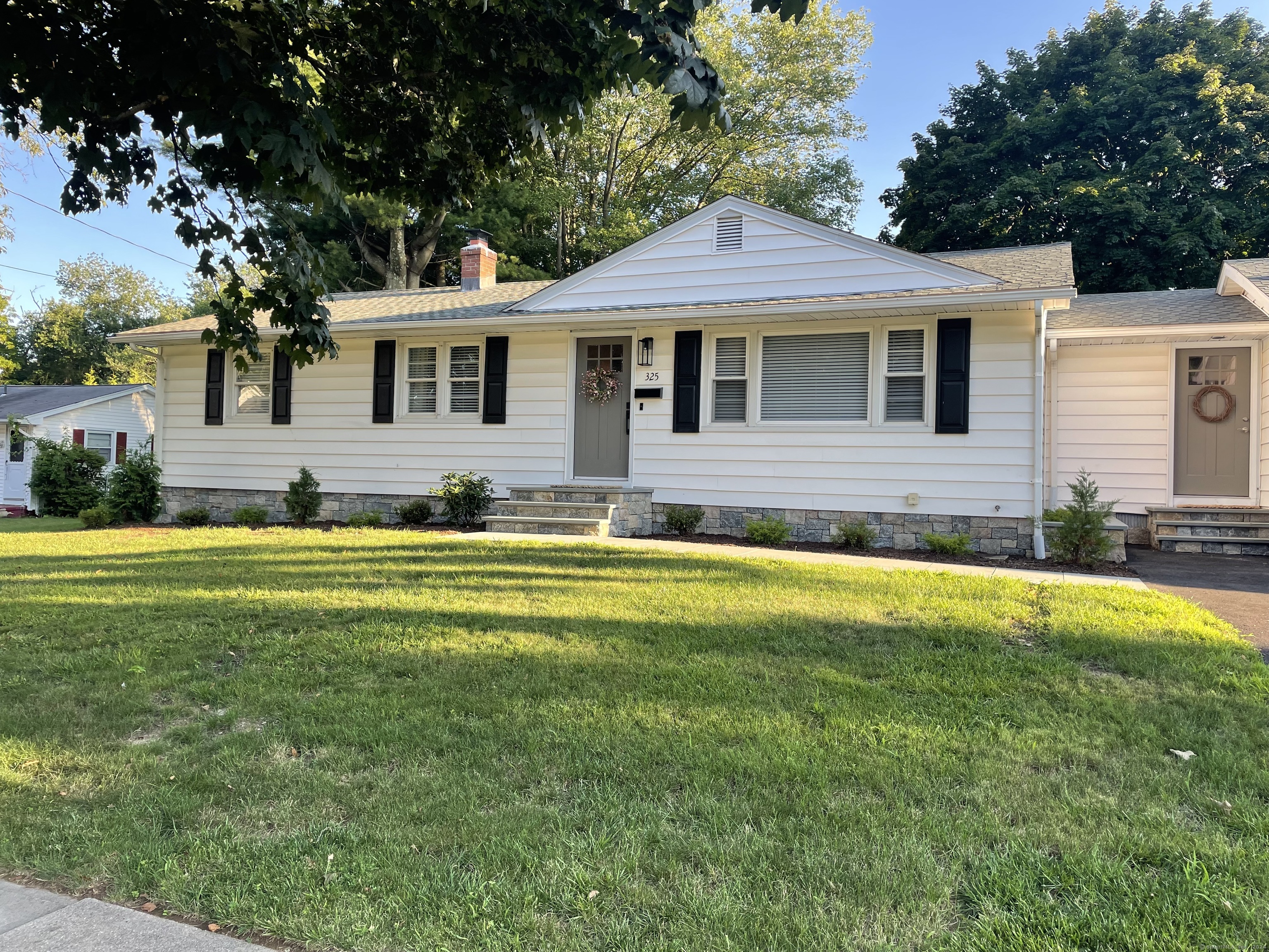 325 Pond Point Avenue