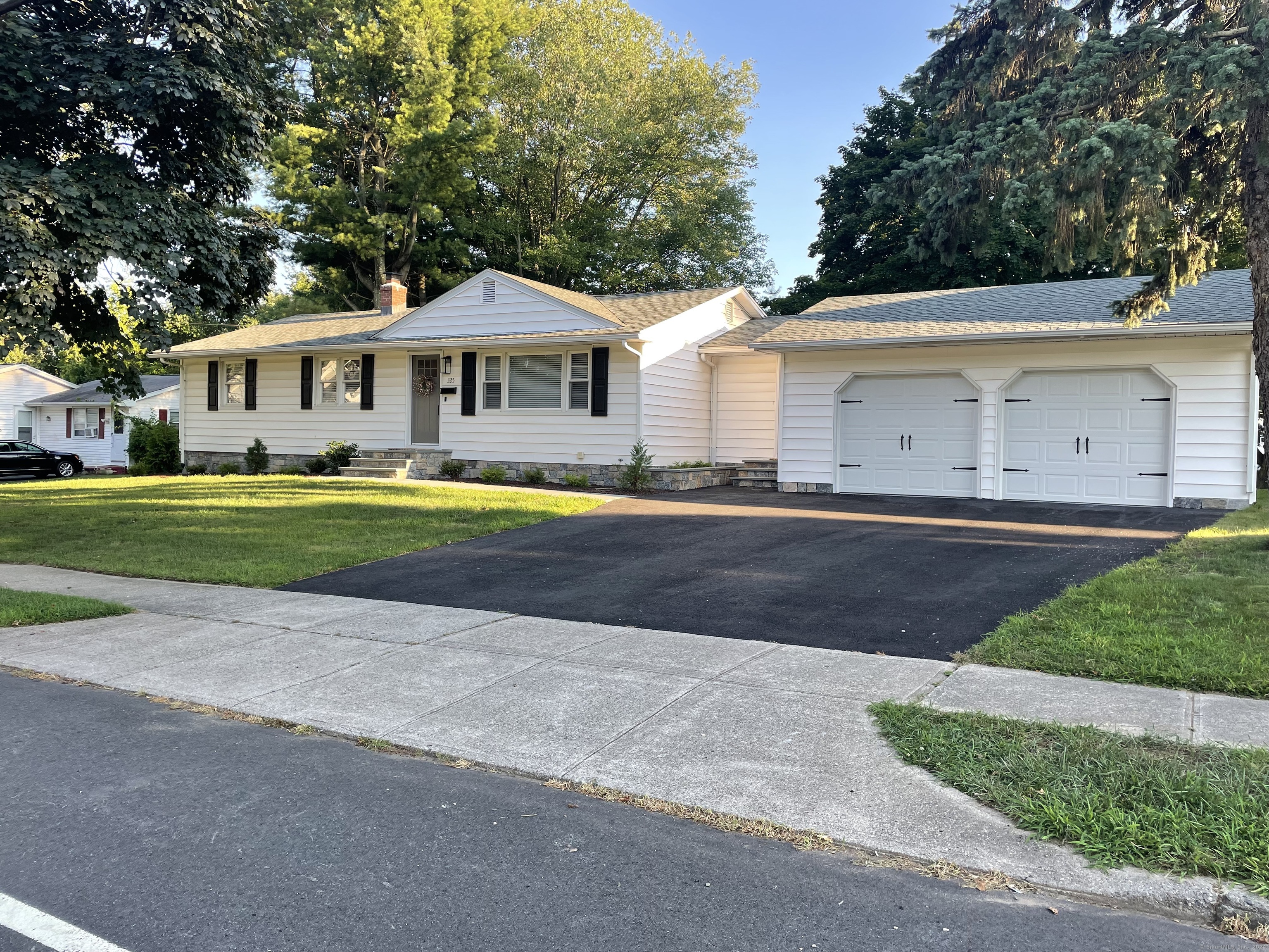 325 Pond Point Avenue