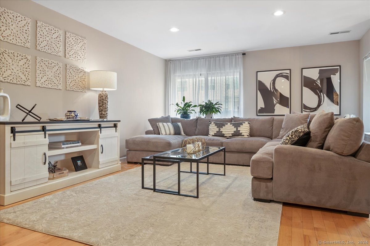 25 2nd Street APT B2