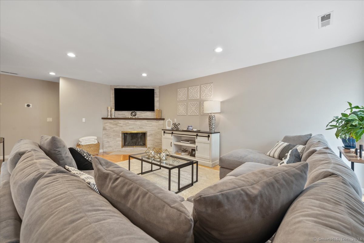 25 2nd Street APT B2
