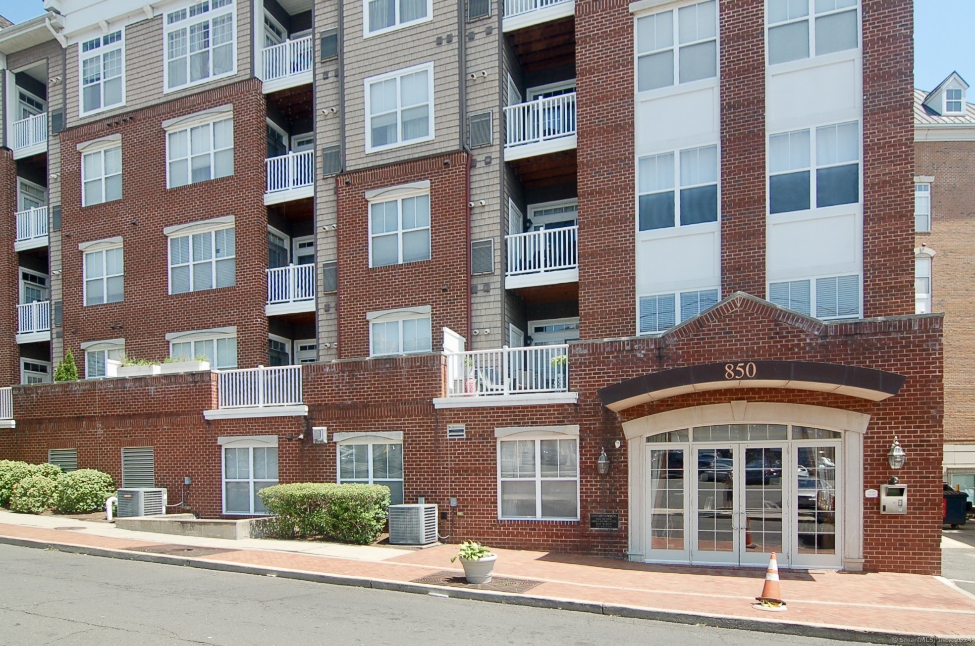 850 East Main Street 220