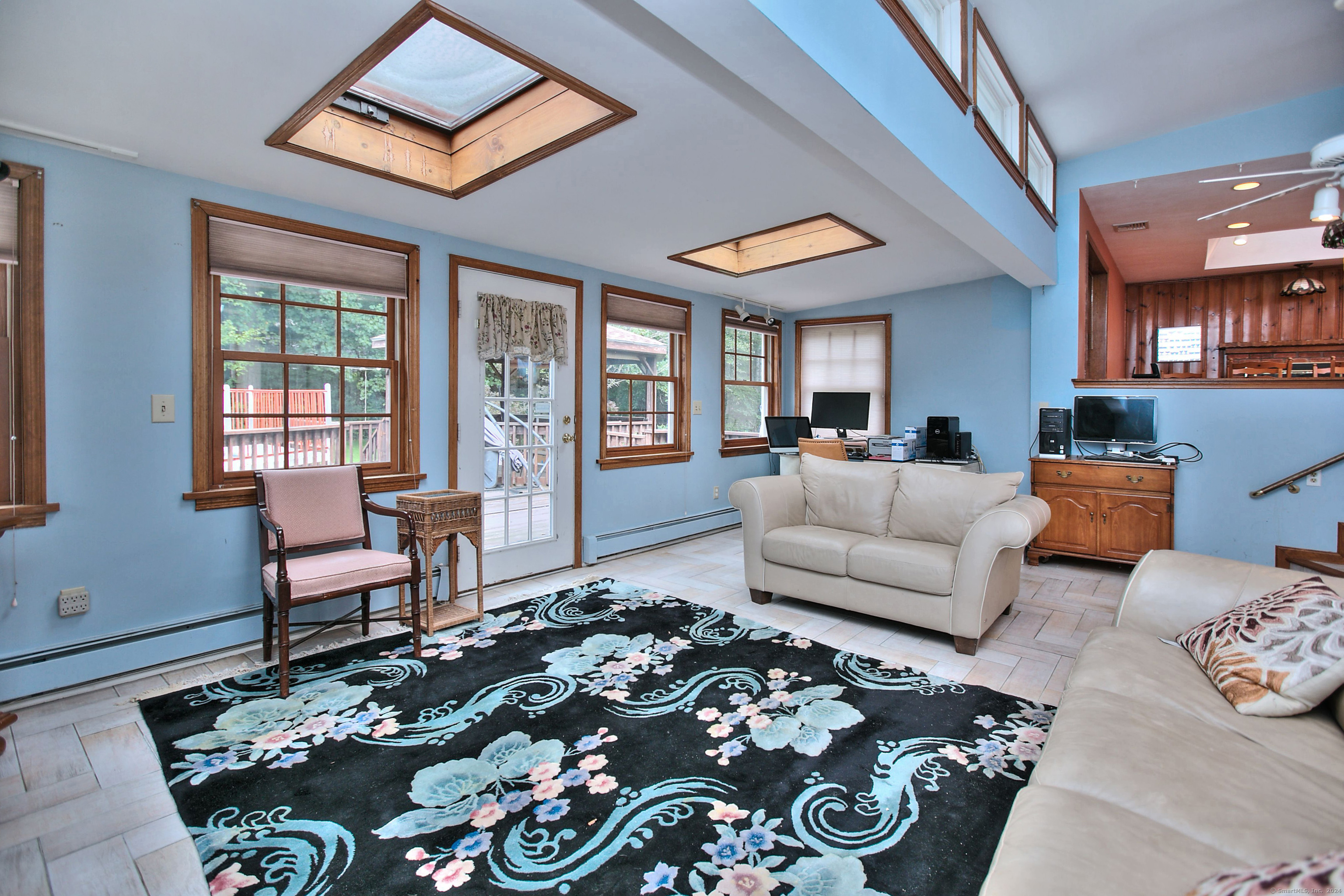 33 Meadowlark Drive