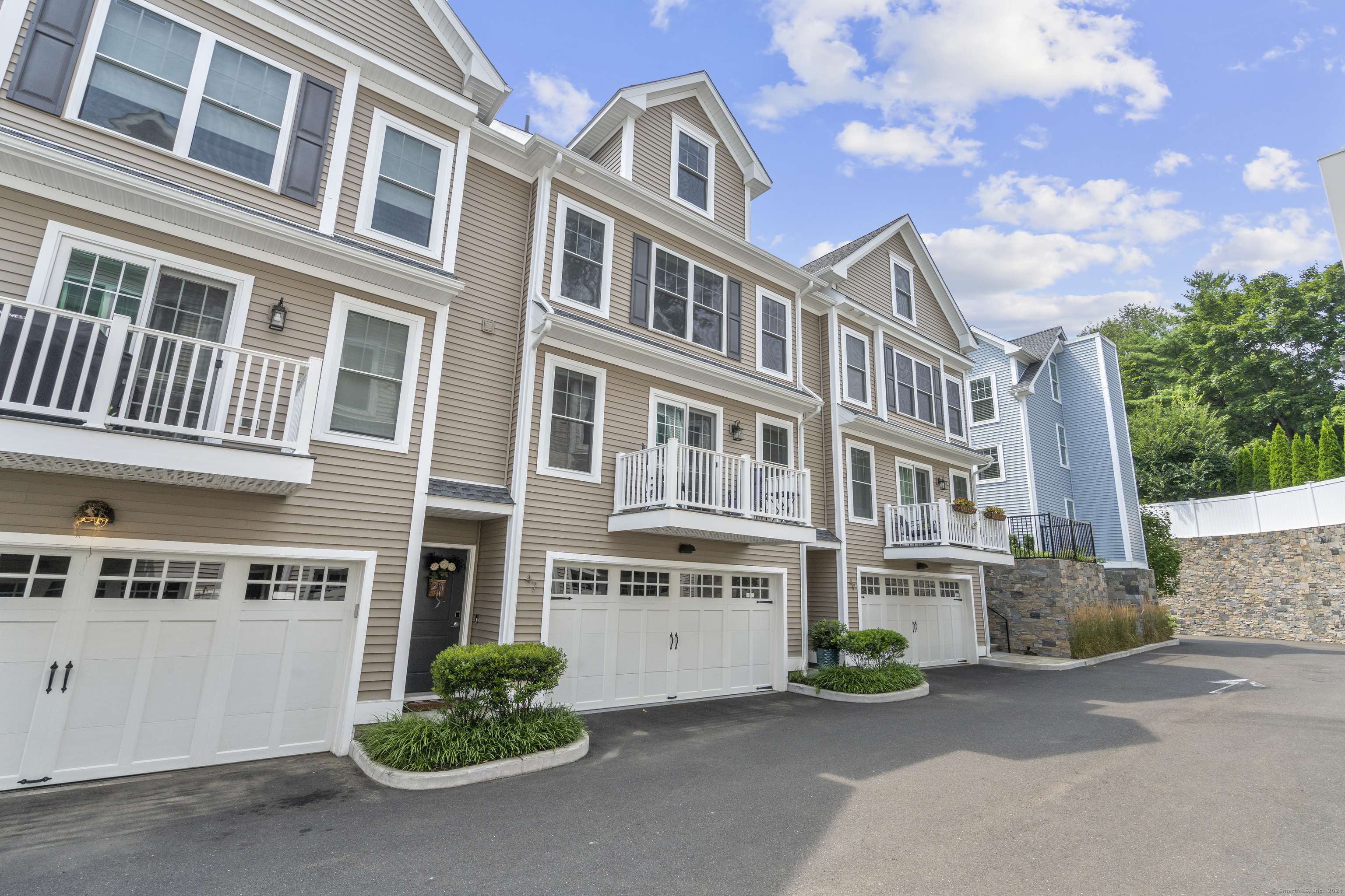 115 Colonial Road 47