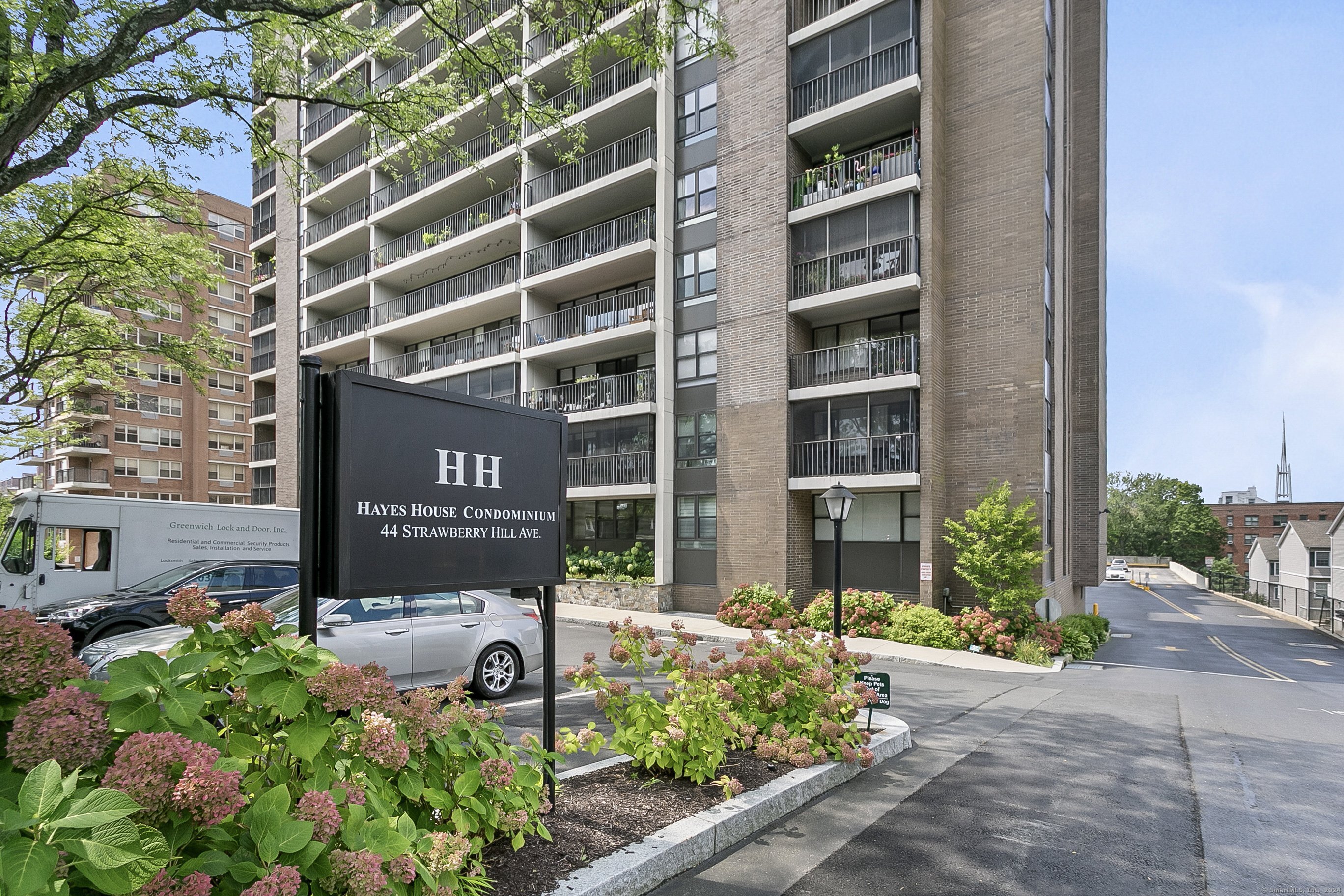 44 Strawberry Hill Avenue 8B